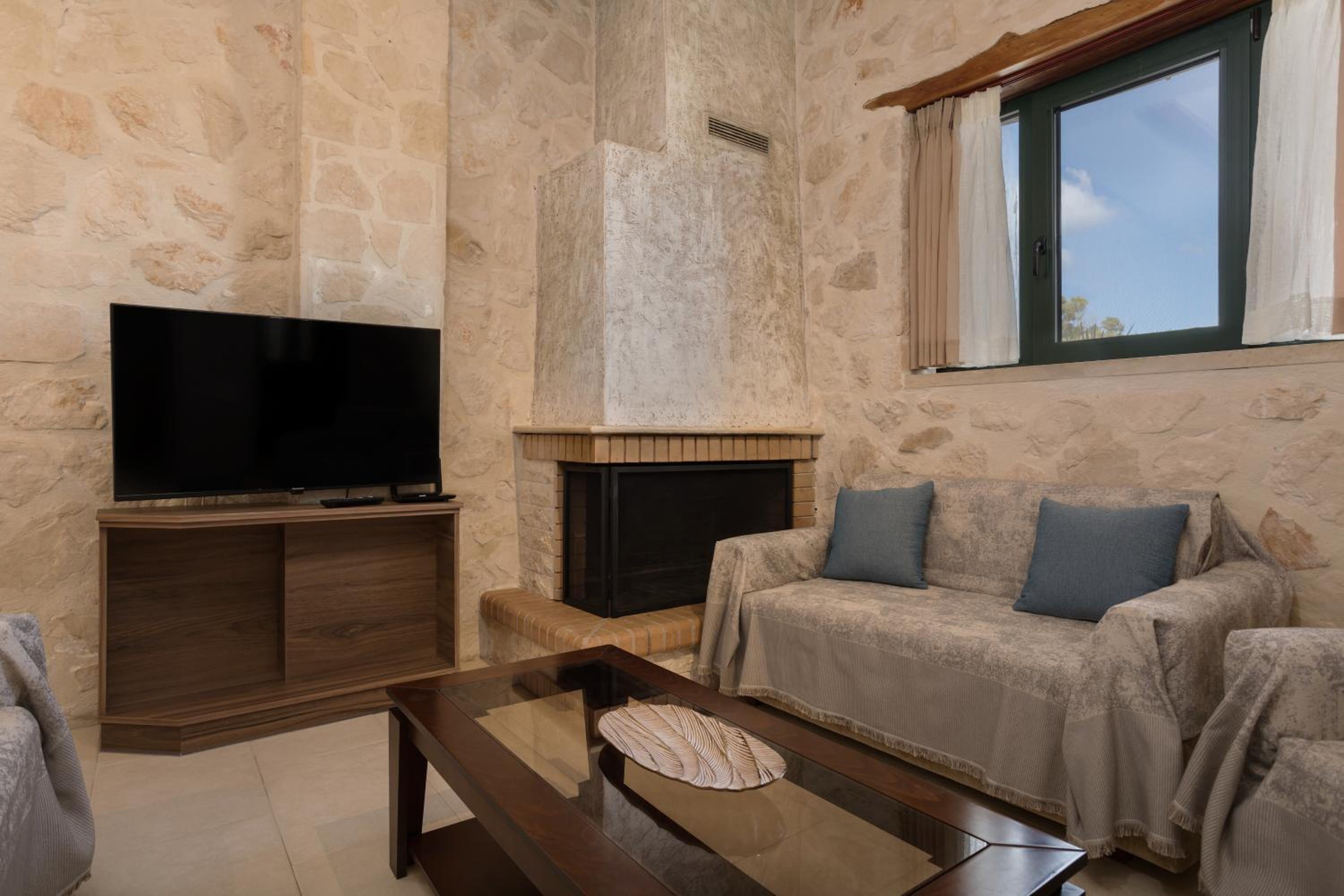 DANDELION stone house