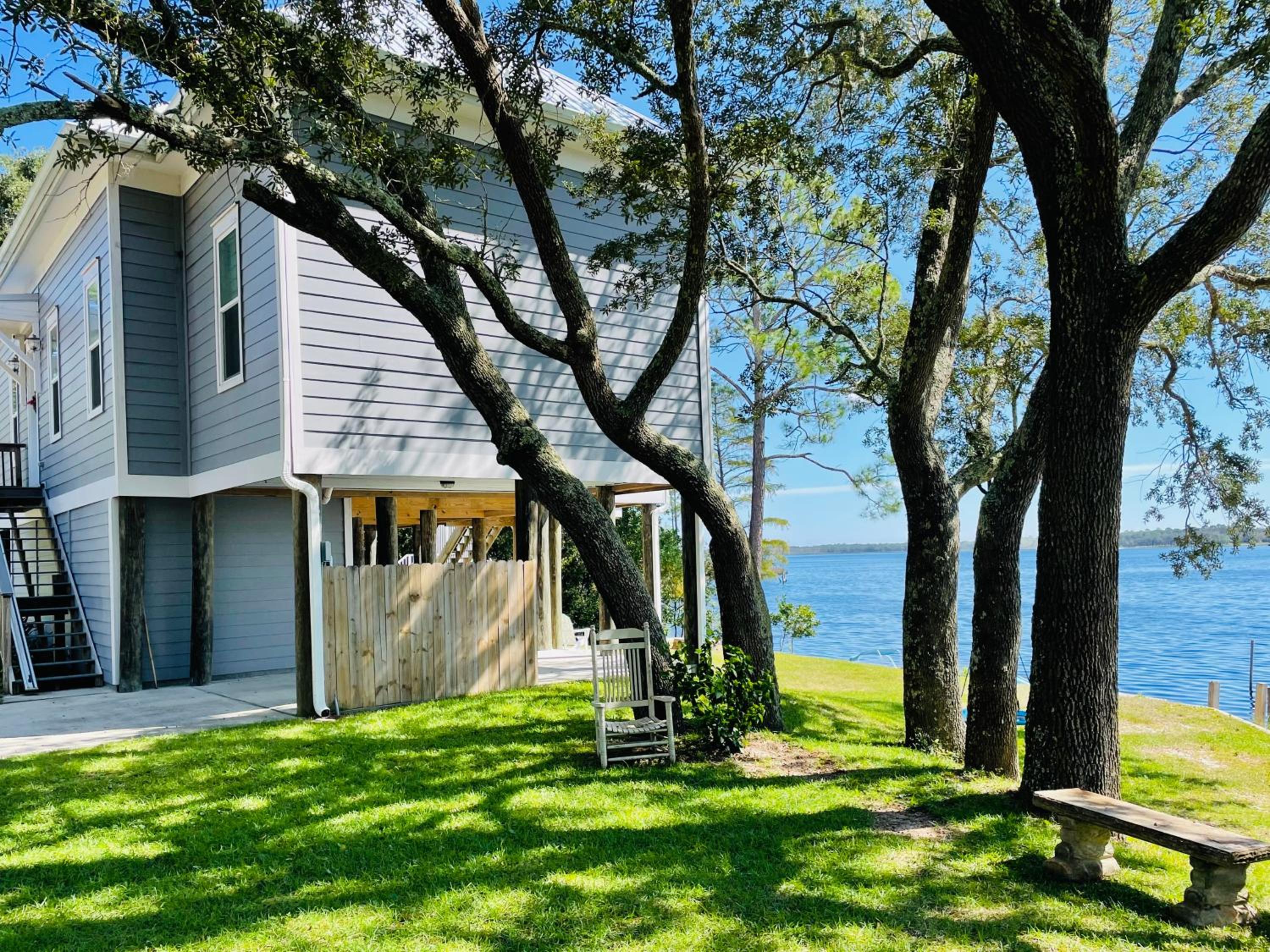 Navarre Bayhouse Retreat view 3