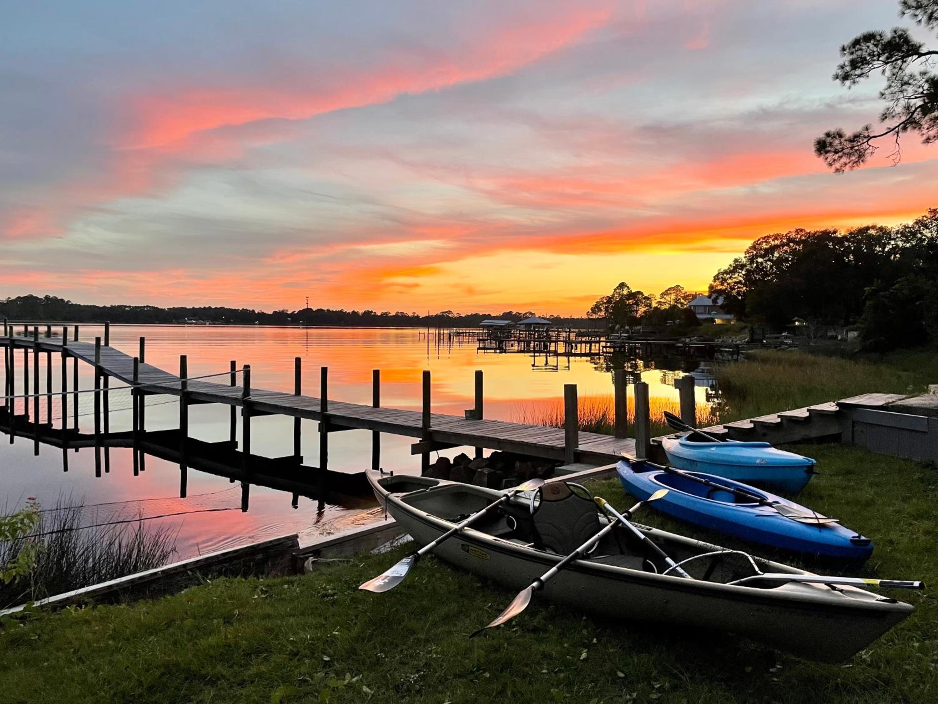 Navarre Bayhouse Retreat view 4