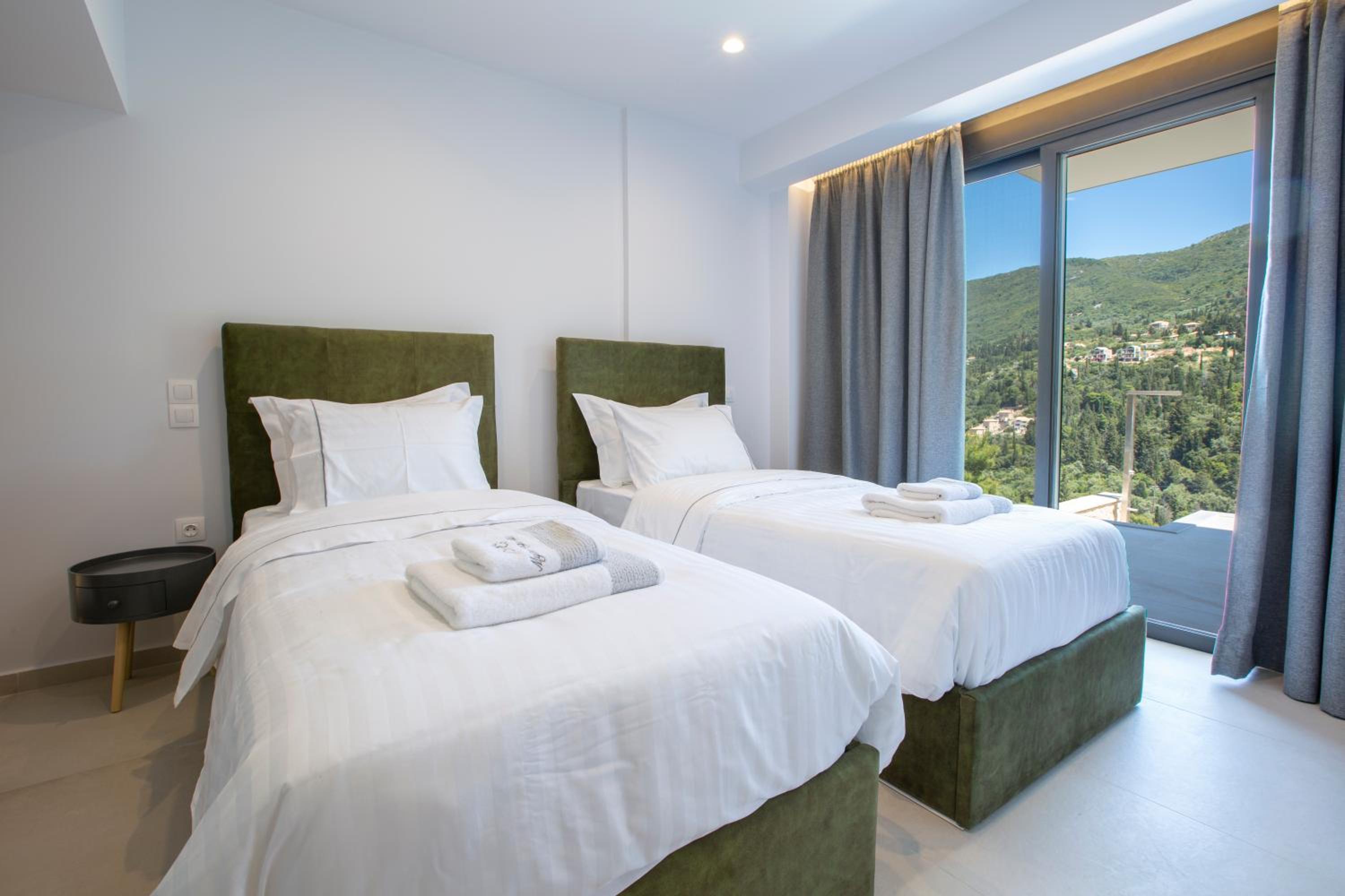 Mylos ridge villas - ORION view 5