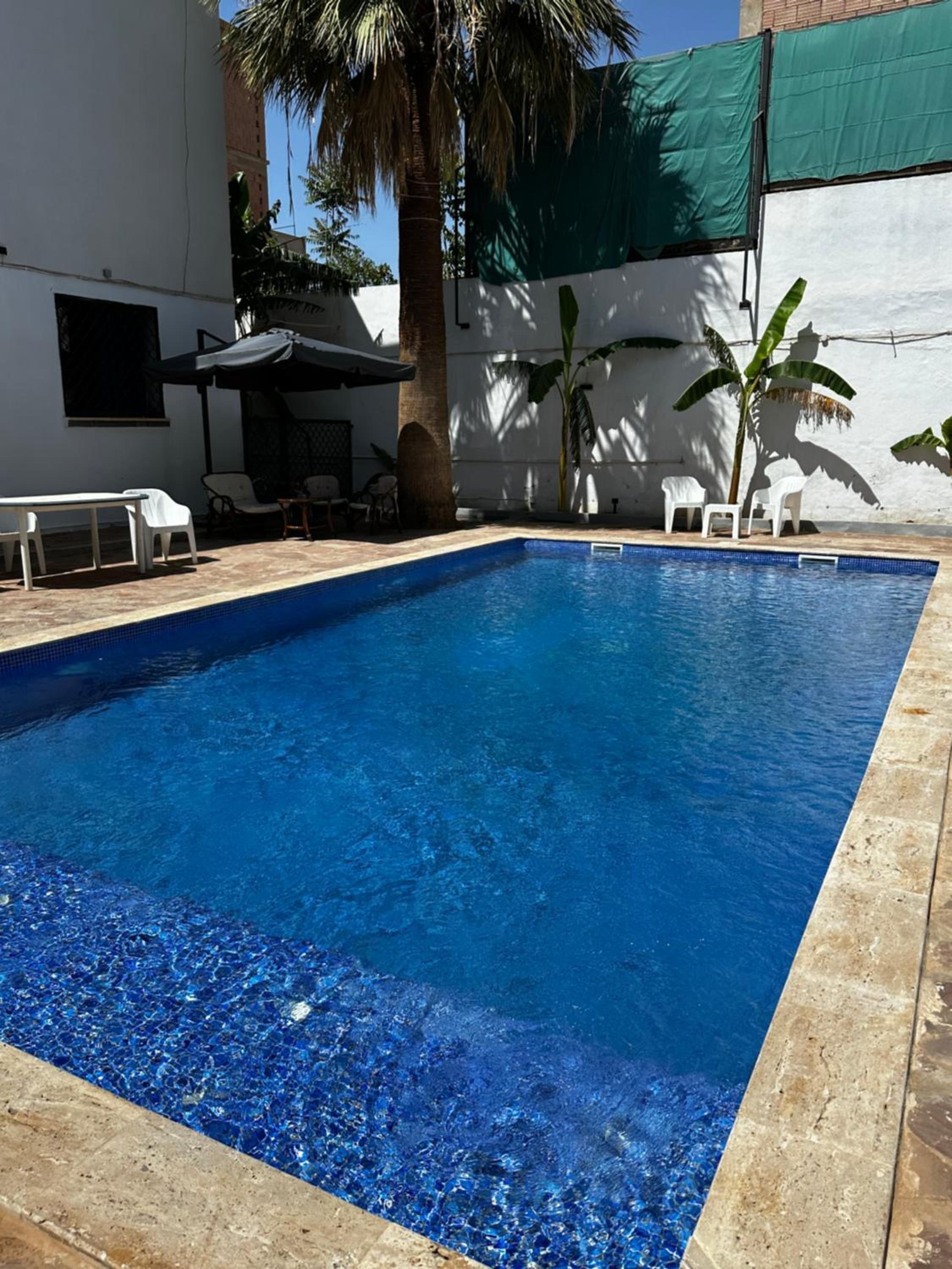 Villa avec piscine et jardin