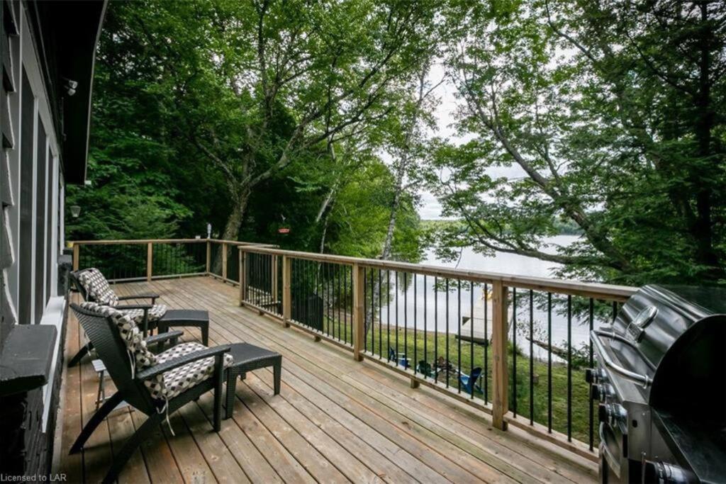3BR Rebecca Lakehouse with Fireplace Wifi and Dock
