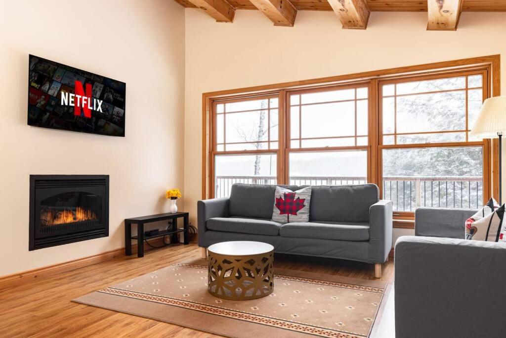 3BR Rebecca Lakehouse with Fireplace Wifi and Dock