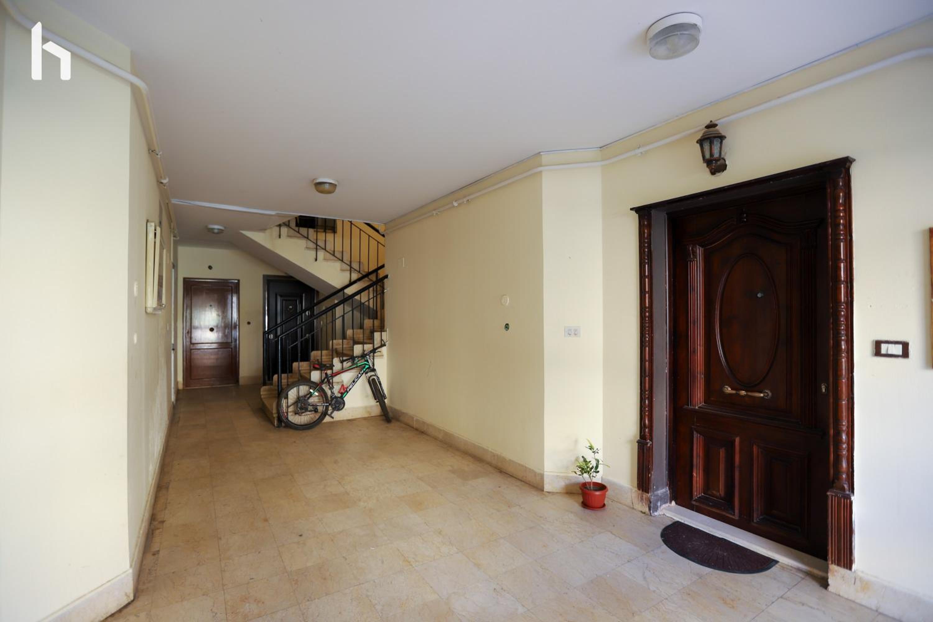 Central -Host Prime Apartment In Rehab City