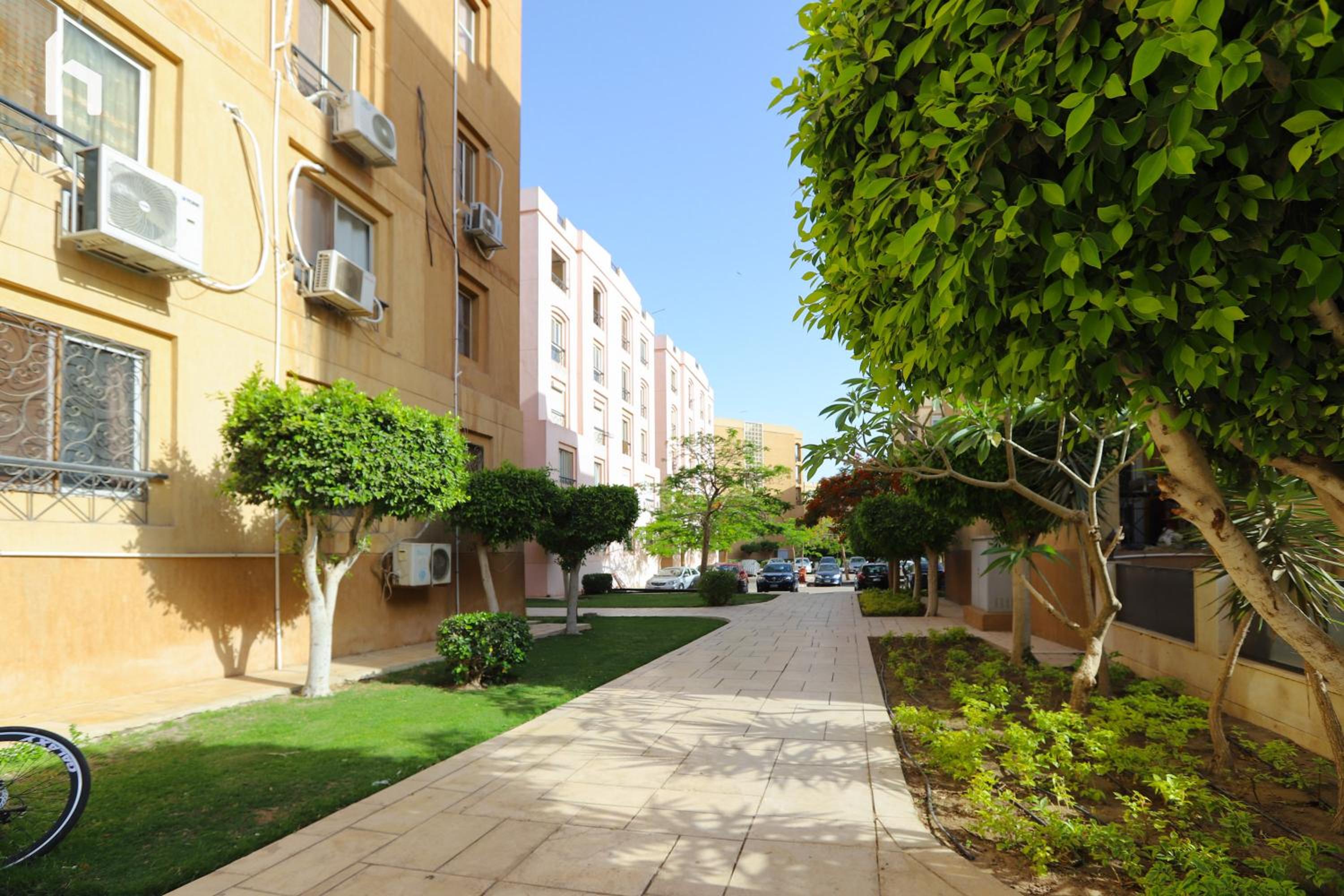 Central -Host Prime Apartment In Rehab City