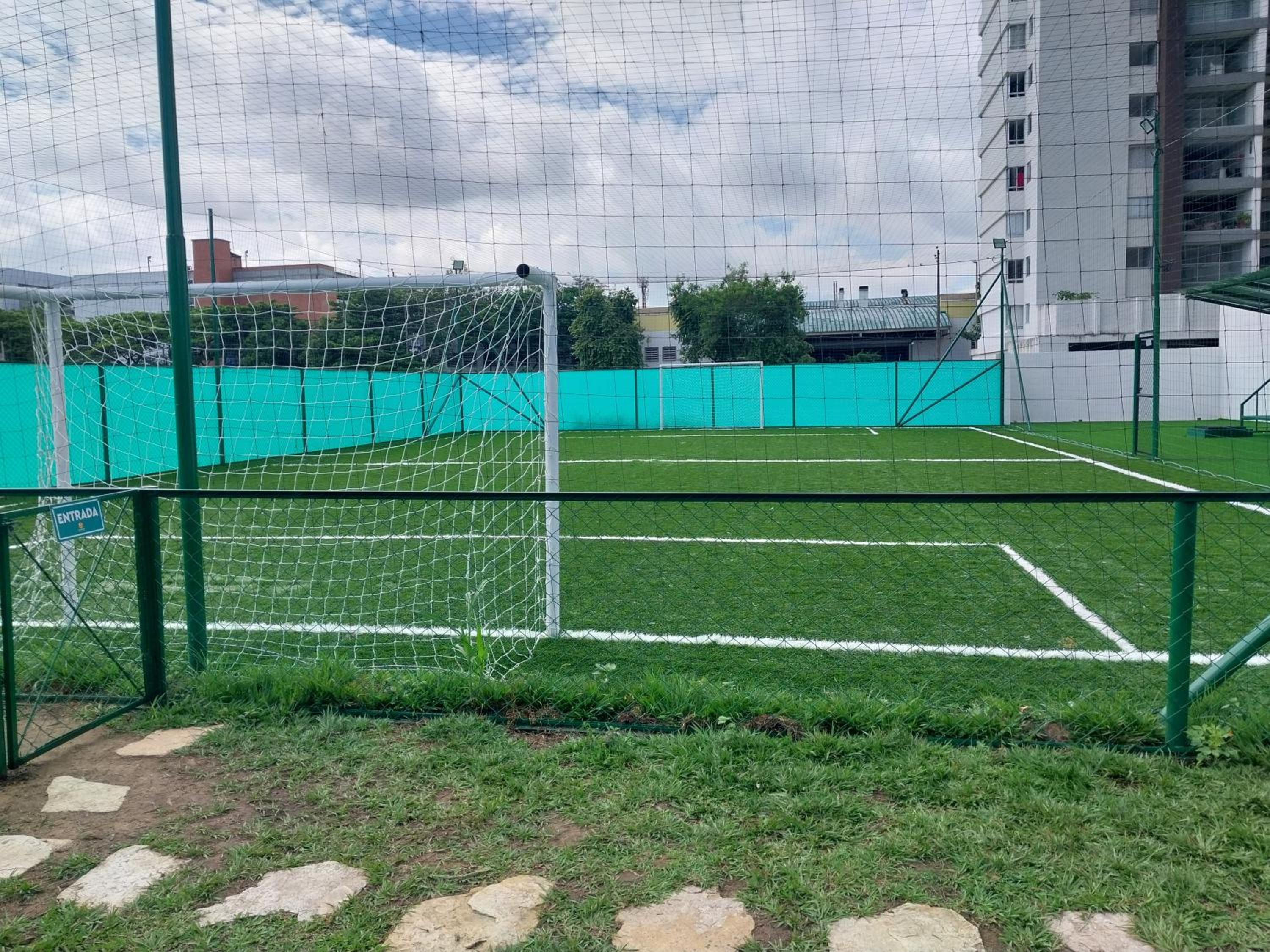 Apartamento Moderno Con Excelente Vista, Piscina, excepto los lunes por mantenimiento y Parqueadero privado, ubicado en Neiva