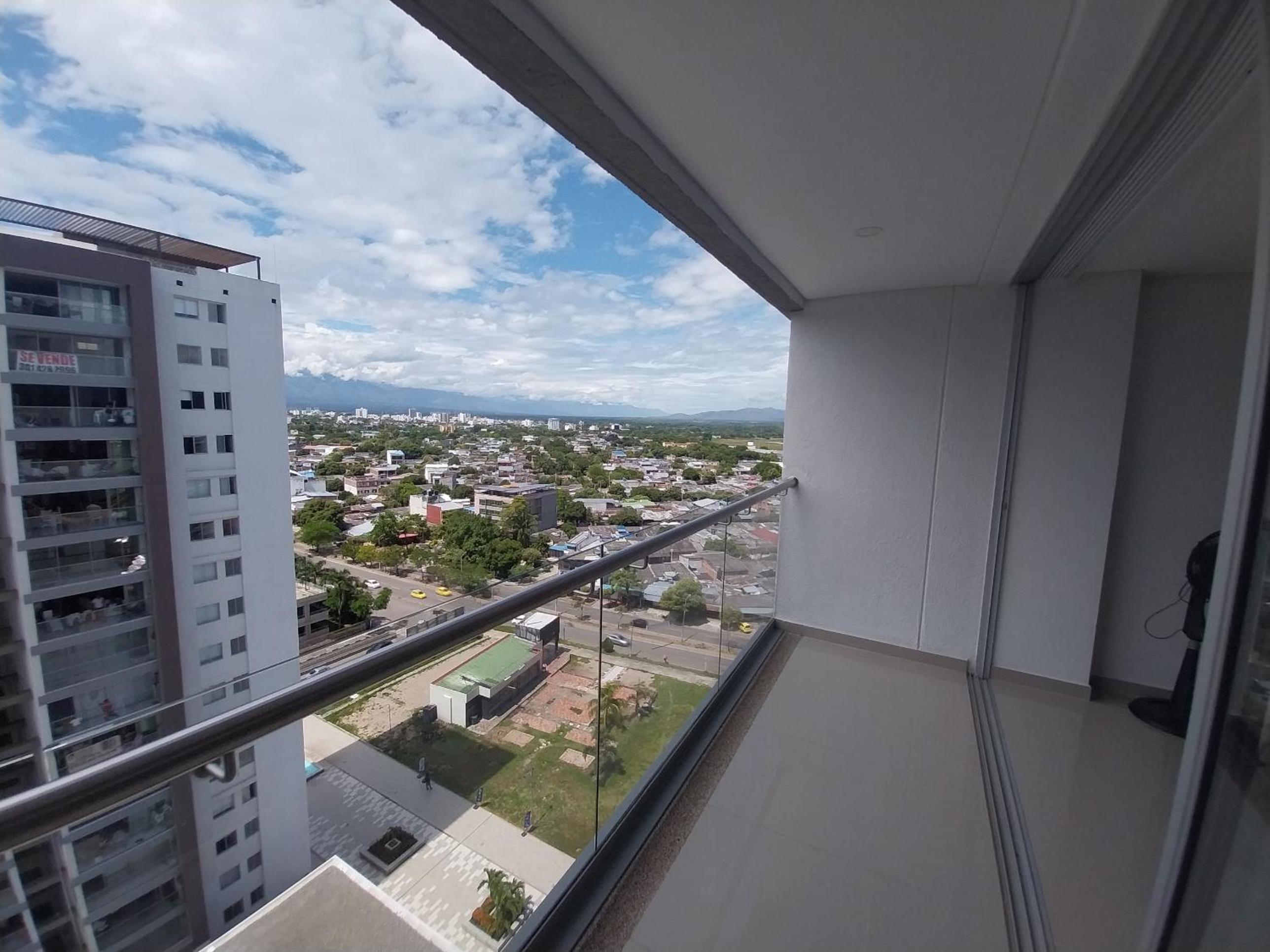Apartamento Moderno Con Excelente Vista, Piscina, excepto los lunes por mantenimiento y Parqueadero privado, ubicado en Neiva