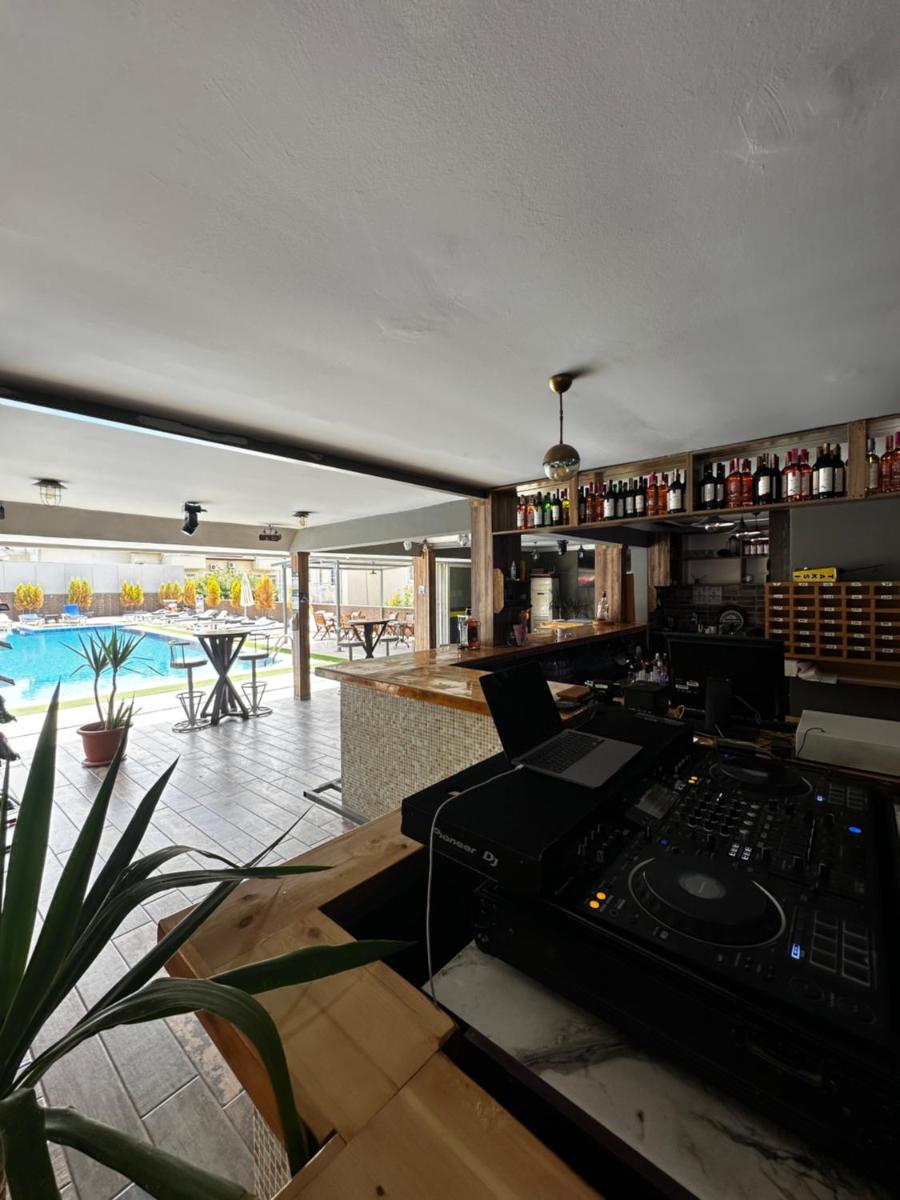 Carmina Hotel