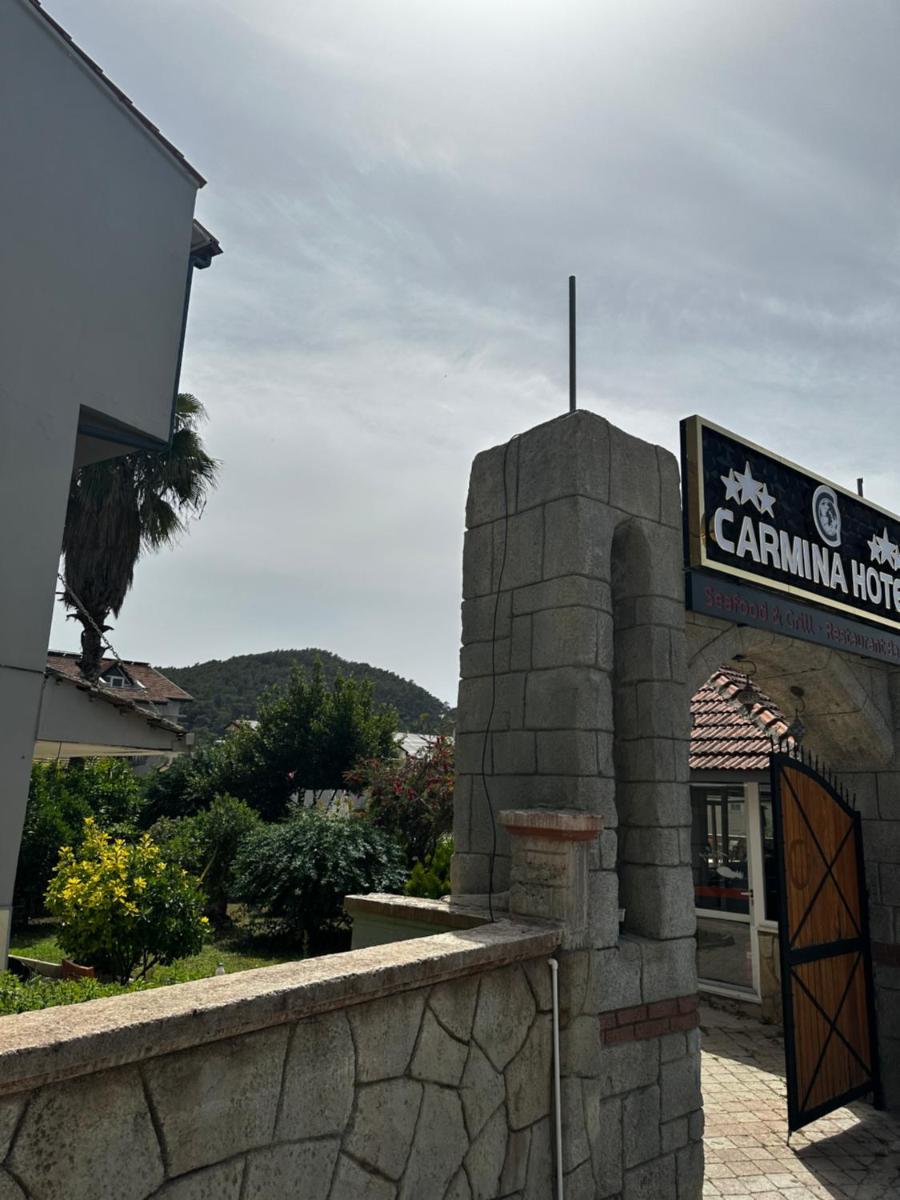 Carmina Hotel