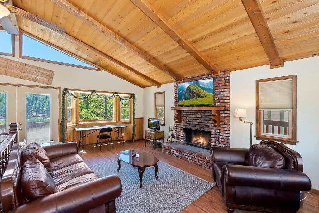 Monterey Mountain View Cabin view 4