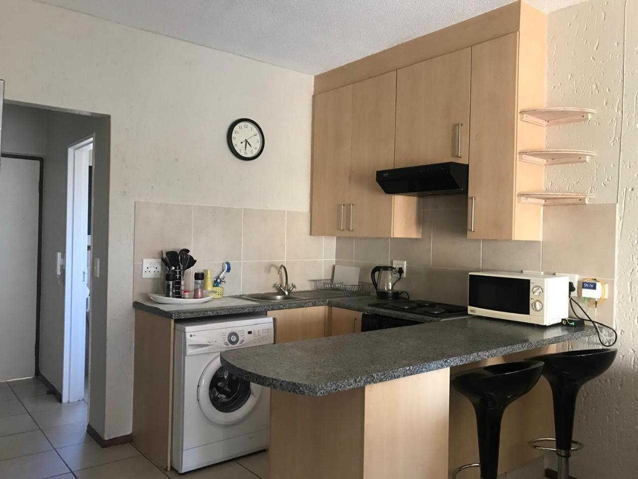 Studio apartment near Monte Casino view 4