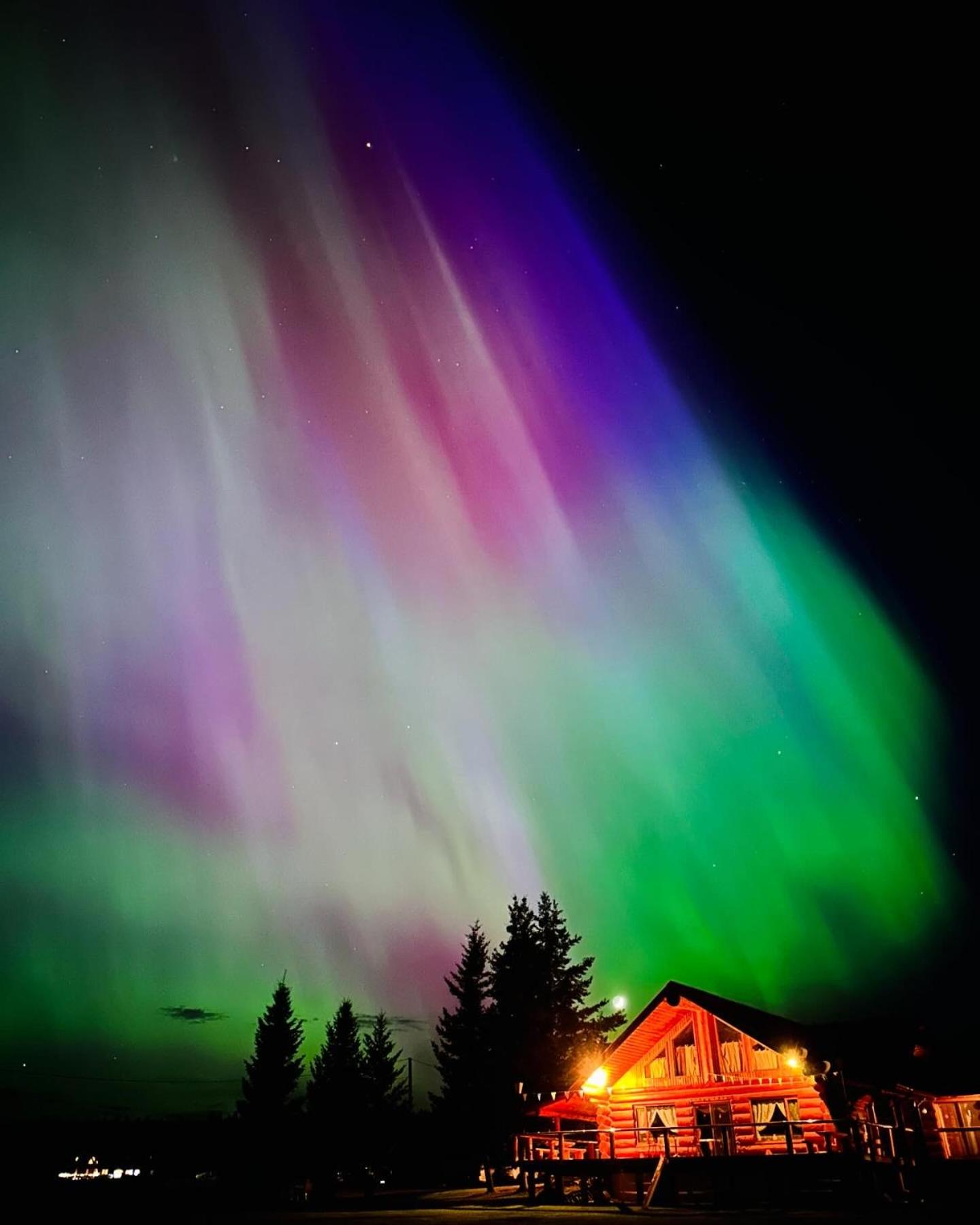 Cariboo Log Guest House view 2