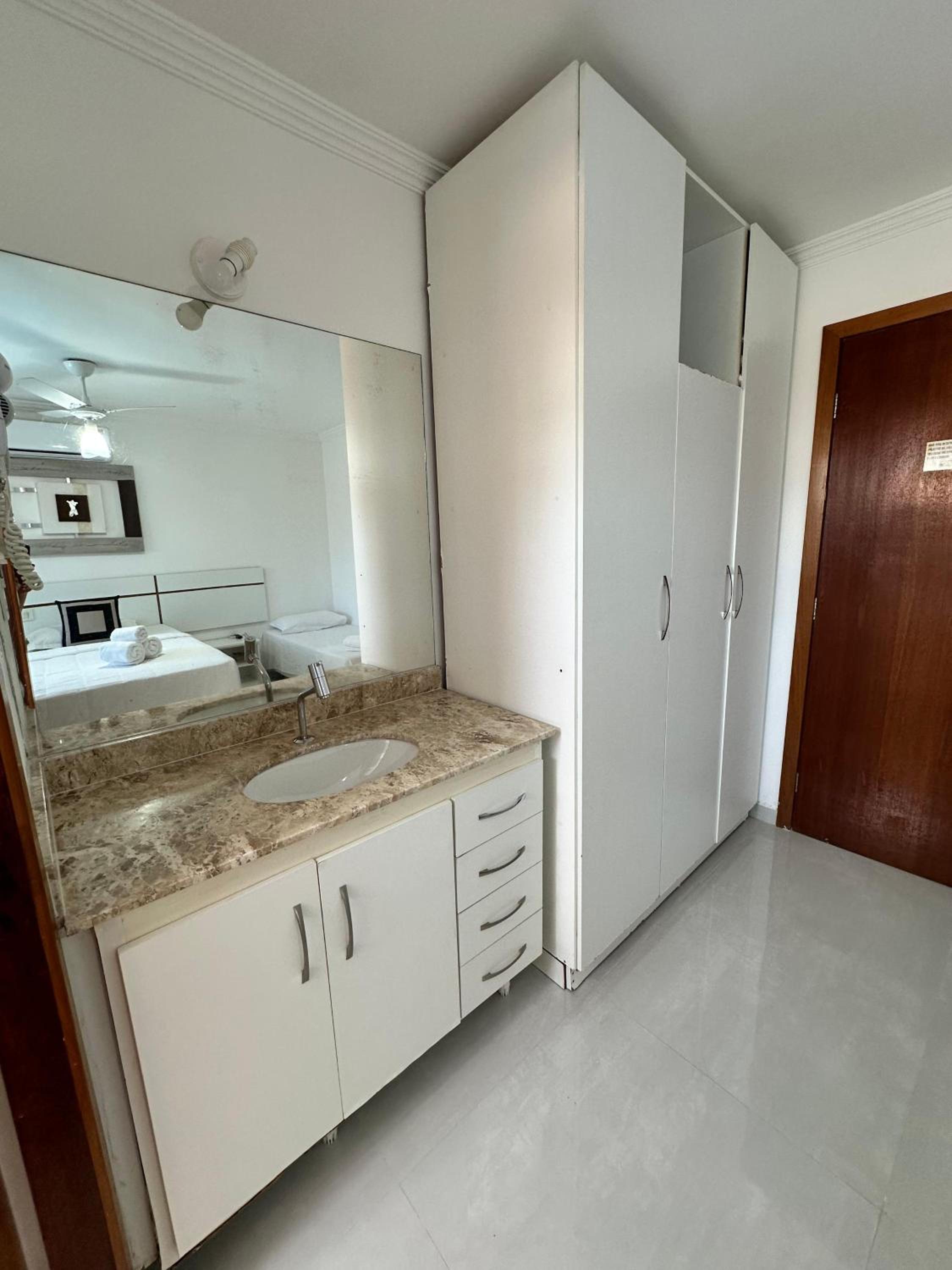 Flat em Condomínio Mont Sião