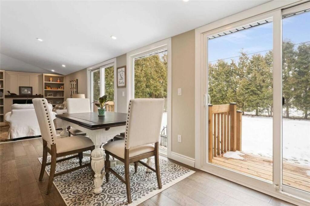 Perfection near the River - 4 Bedroom Villa Complimentary Breakfast Delivered Daily to the Rental