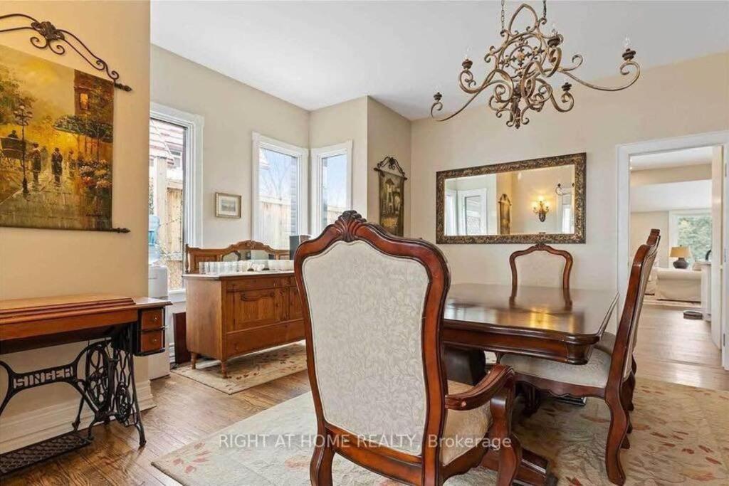 Perfection near the River - 4 Bedroom Villa Complimentary Breakfast Delivered Daily to the Rental