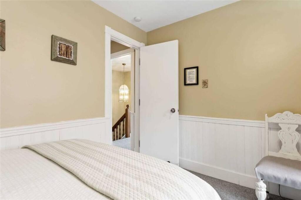 Perfection near the River - 4 Bedroom Villa Complimentary Breakfast Delivered Daily to the Rental