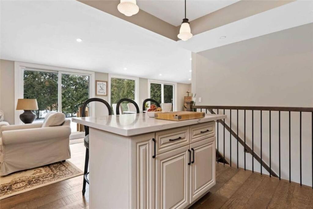 Perfection near the River - 4 Bedroom Villa Complimentary Breakfast Delivered Daily to the Rental