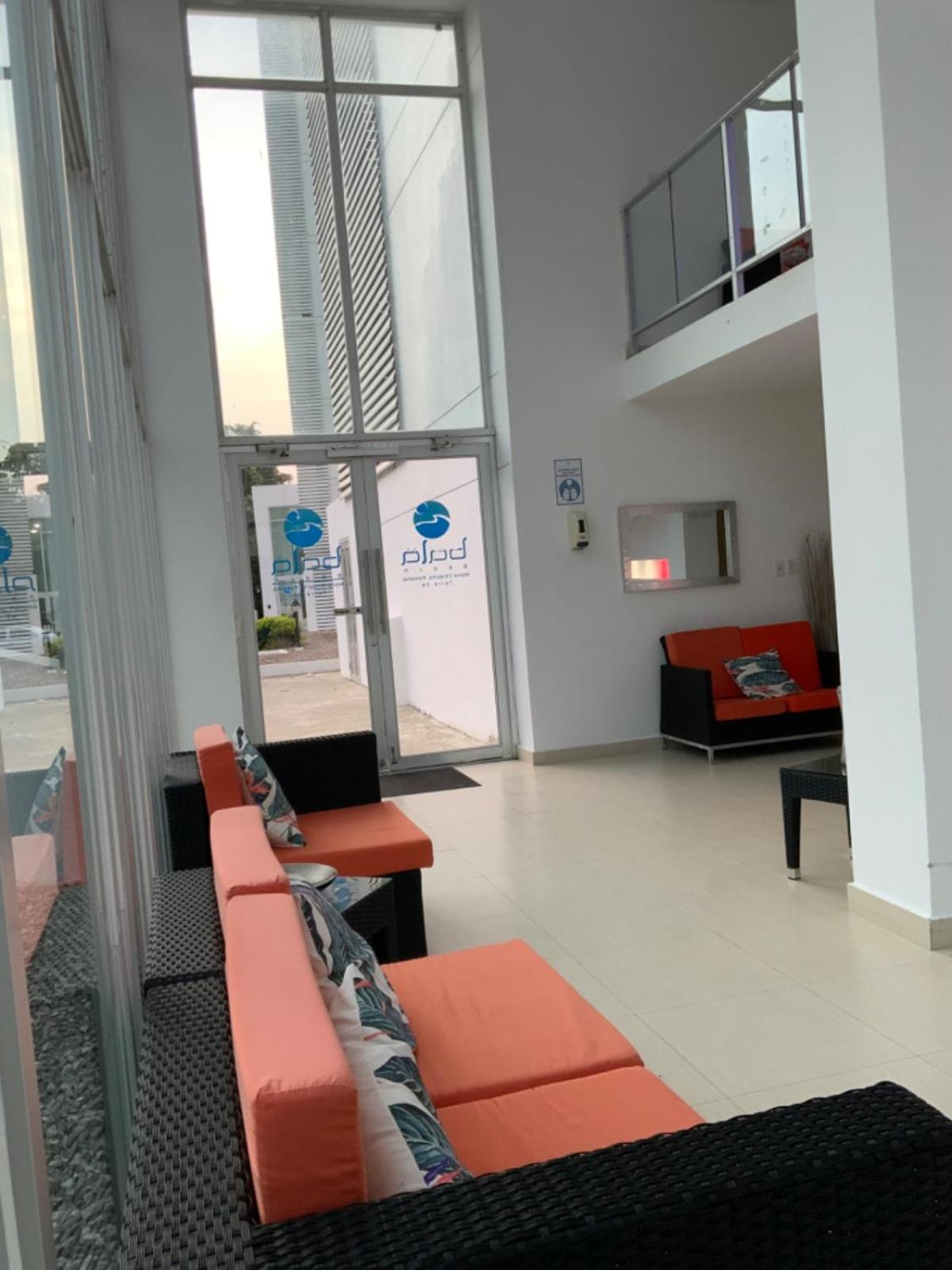Cómodo Apartamento con vista al Mar y piscina