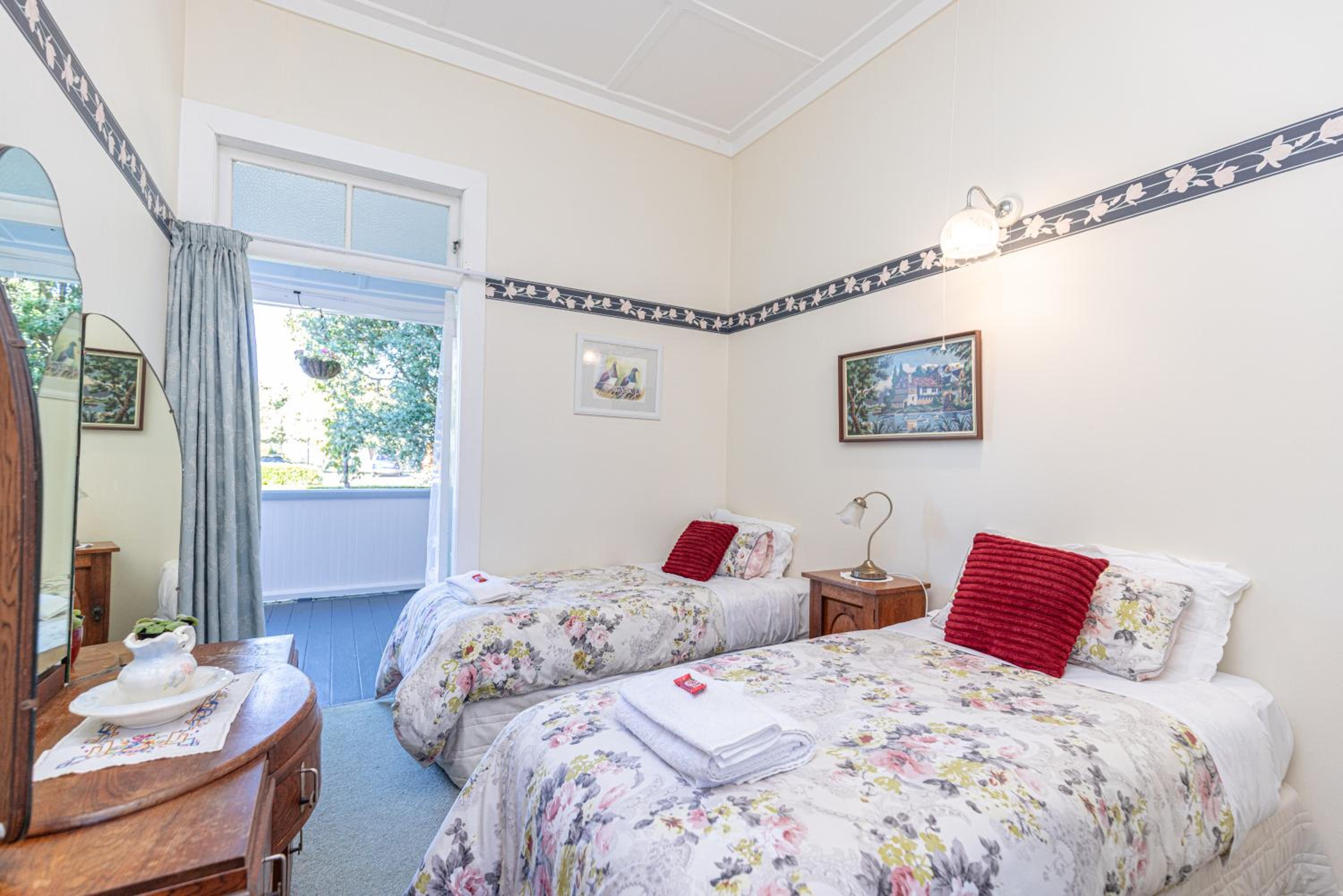 Braemar House B&B and YHA Hostel