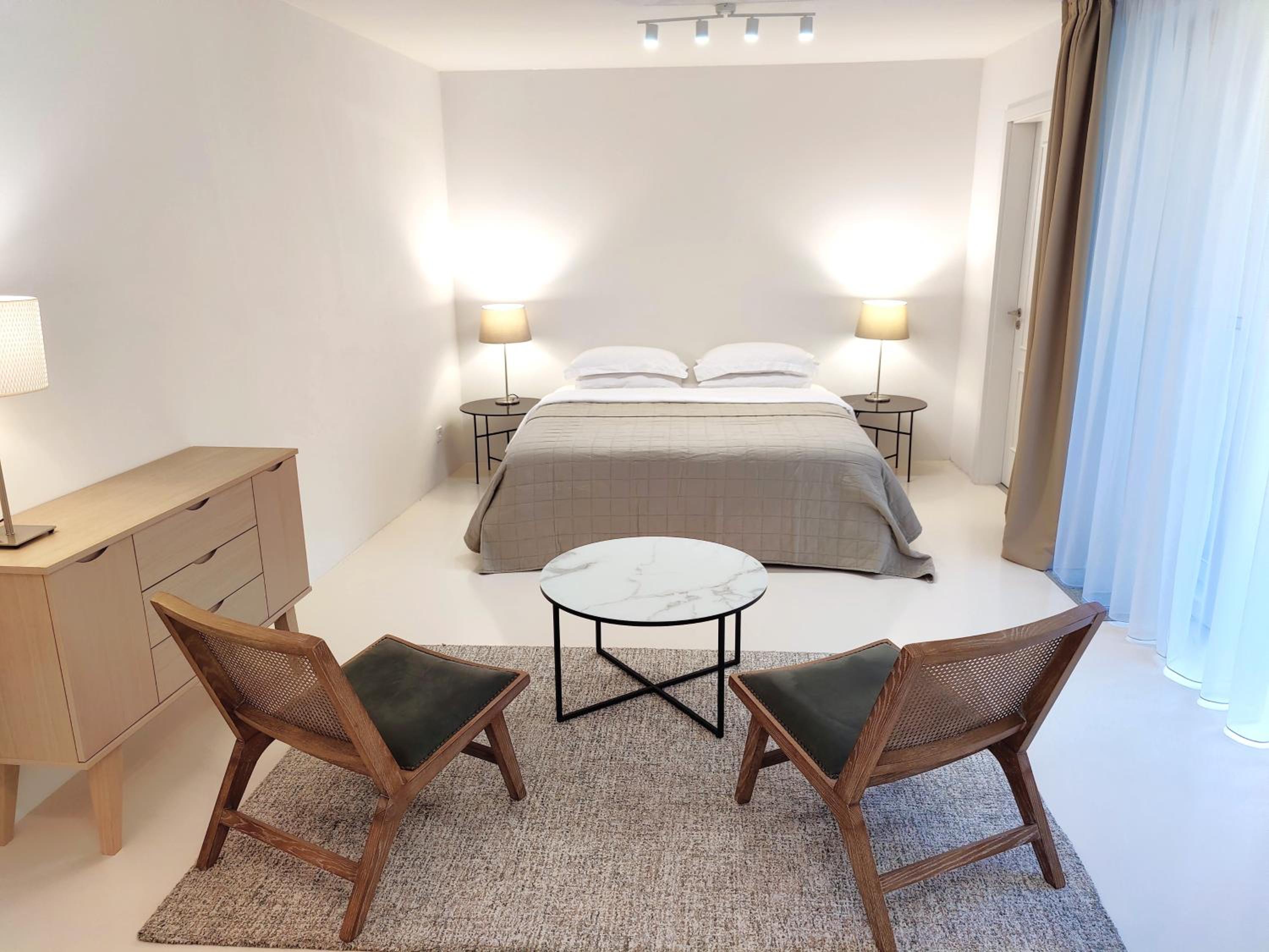 Central Studio with Private Courtyard