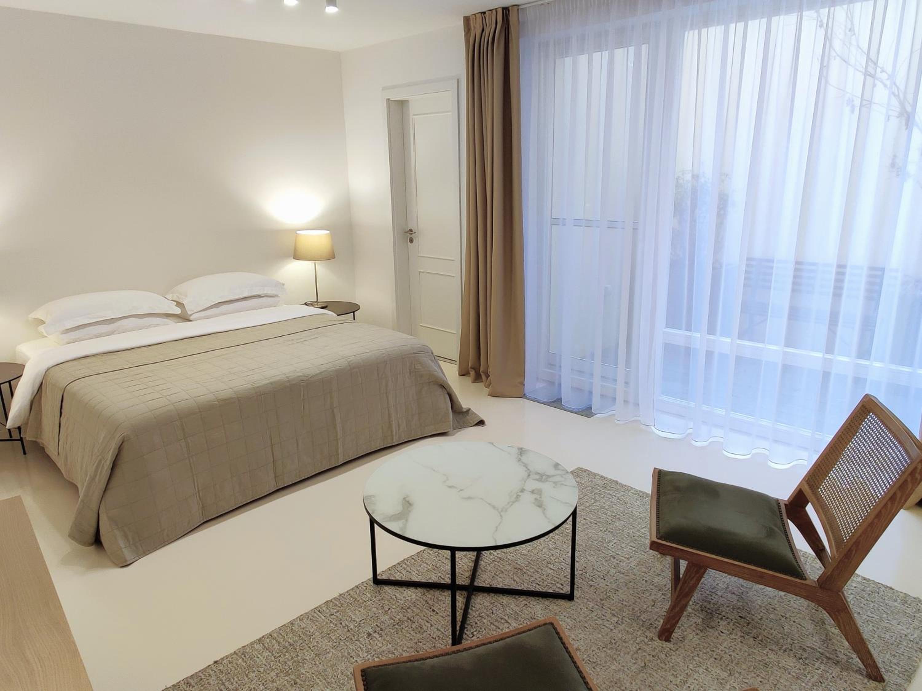 Central Studio with Private Courtyard