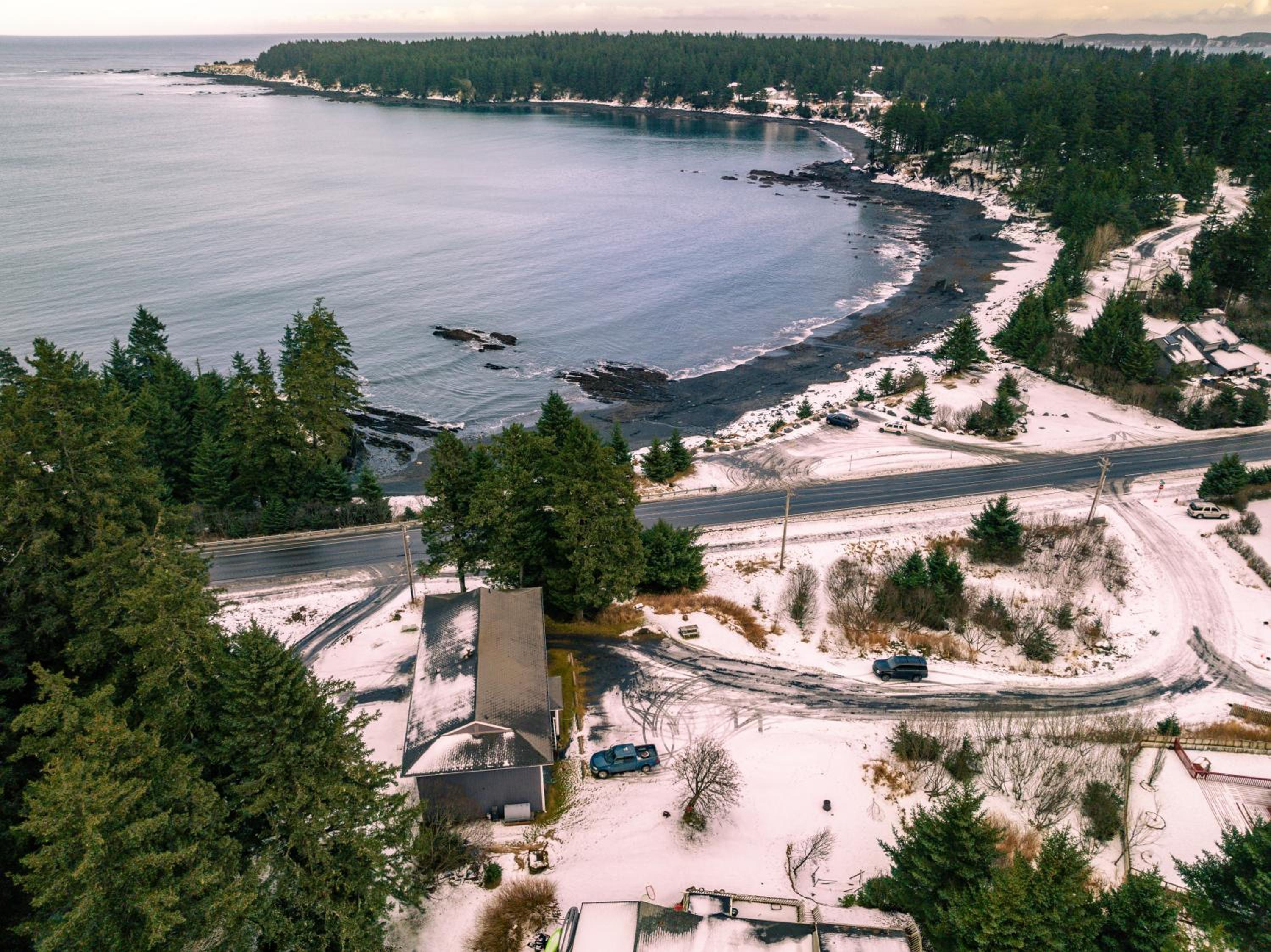 THE SHORELINE #1 - Ocean Views and Northern Lights view 2