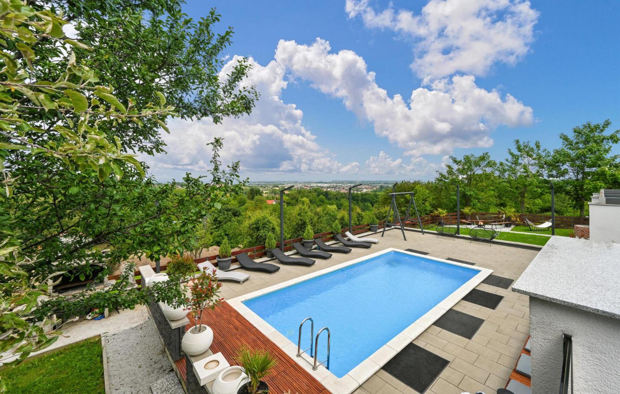 Gorgeous Home In Varazdin Breg With Sauna view 2