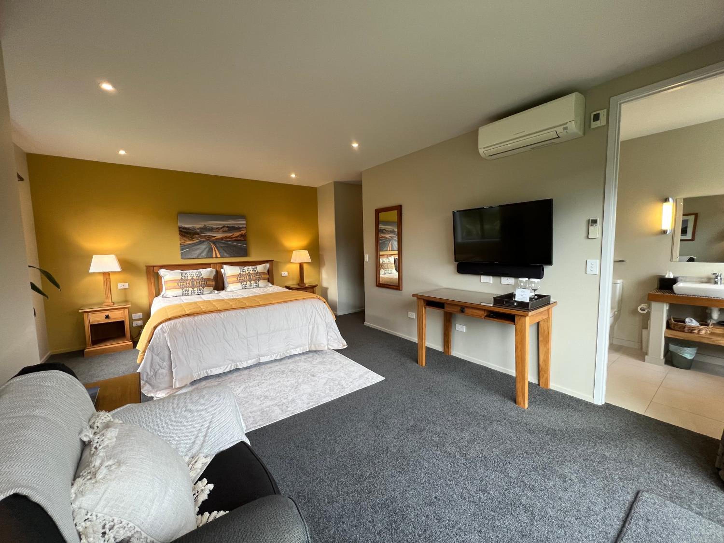 Manakau Lodge