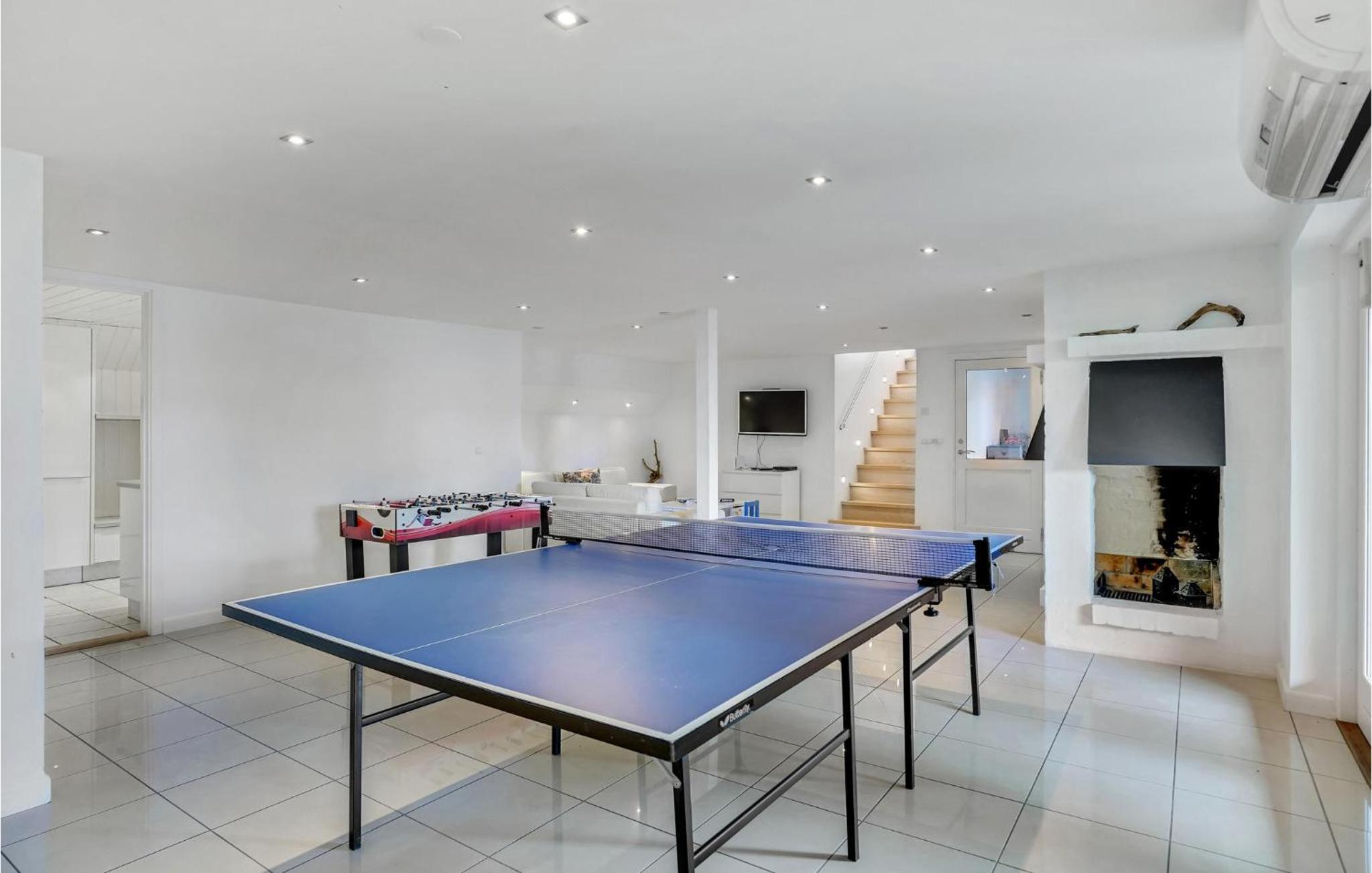 Four-Bedroom Holiday Home In Stroby