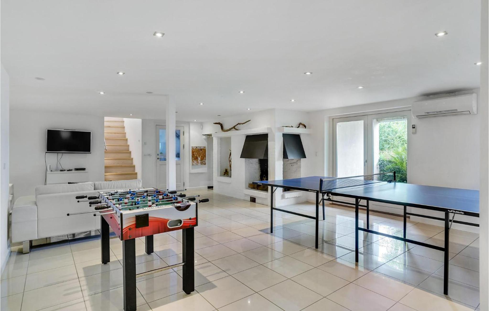 Four-Bedroom Holiday Home In Stroby