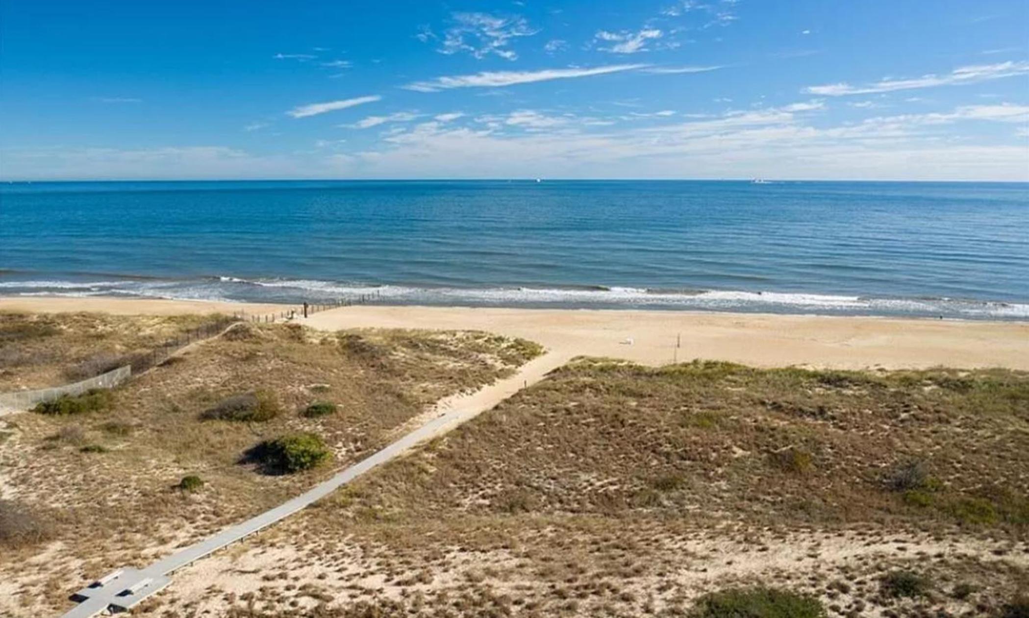 Beach Happy 4bedrooms-3bath steps to beach view 3