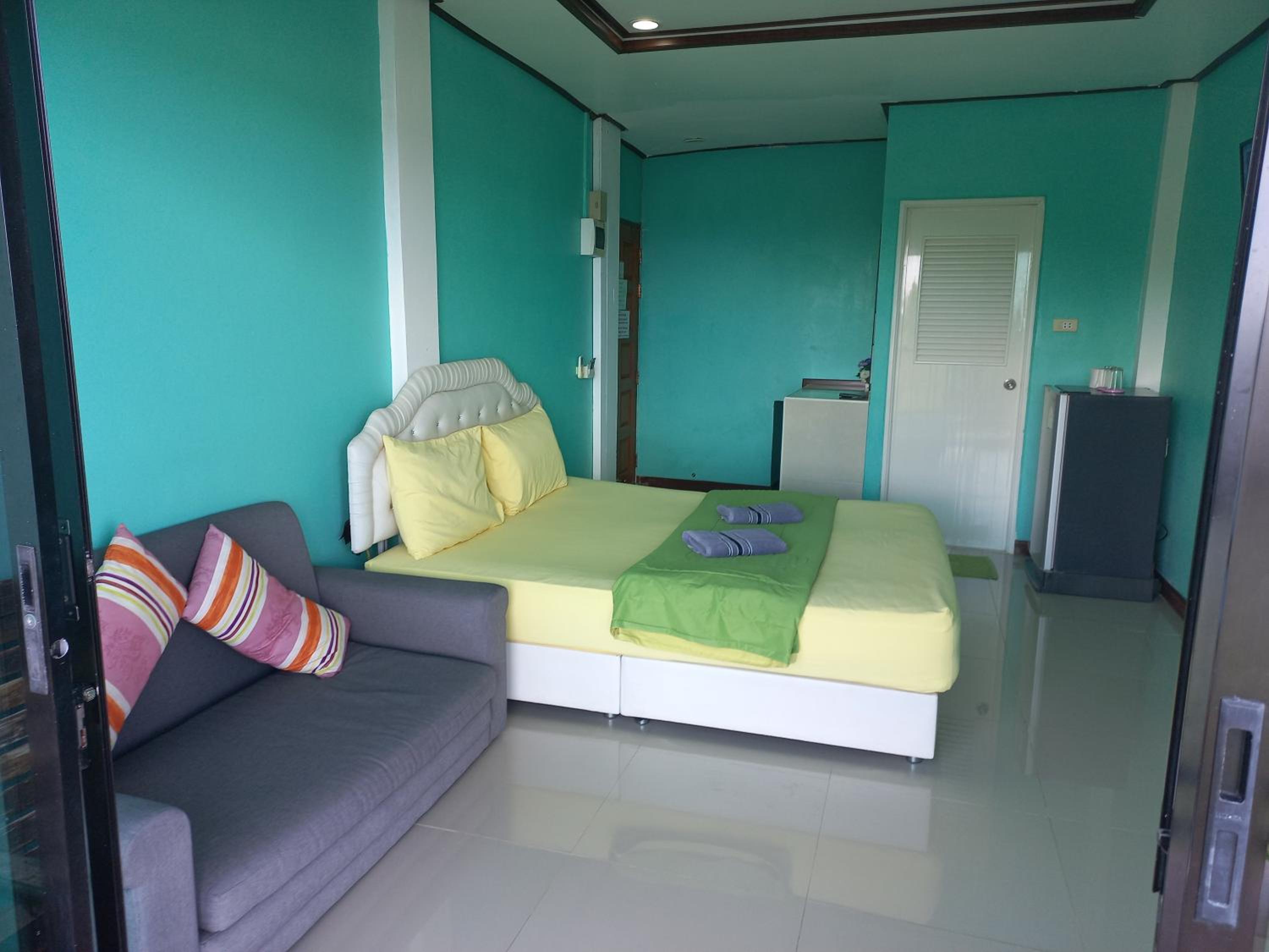 Ocean View Resort - Koh Sichang