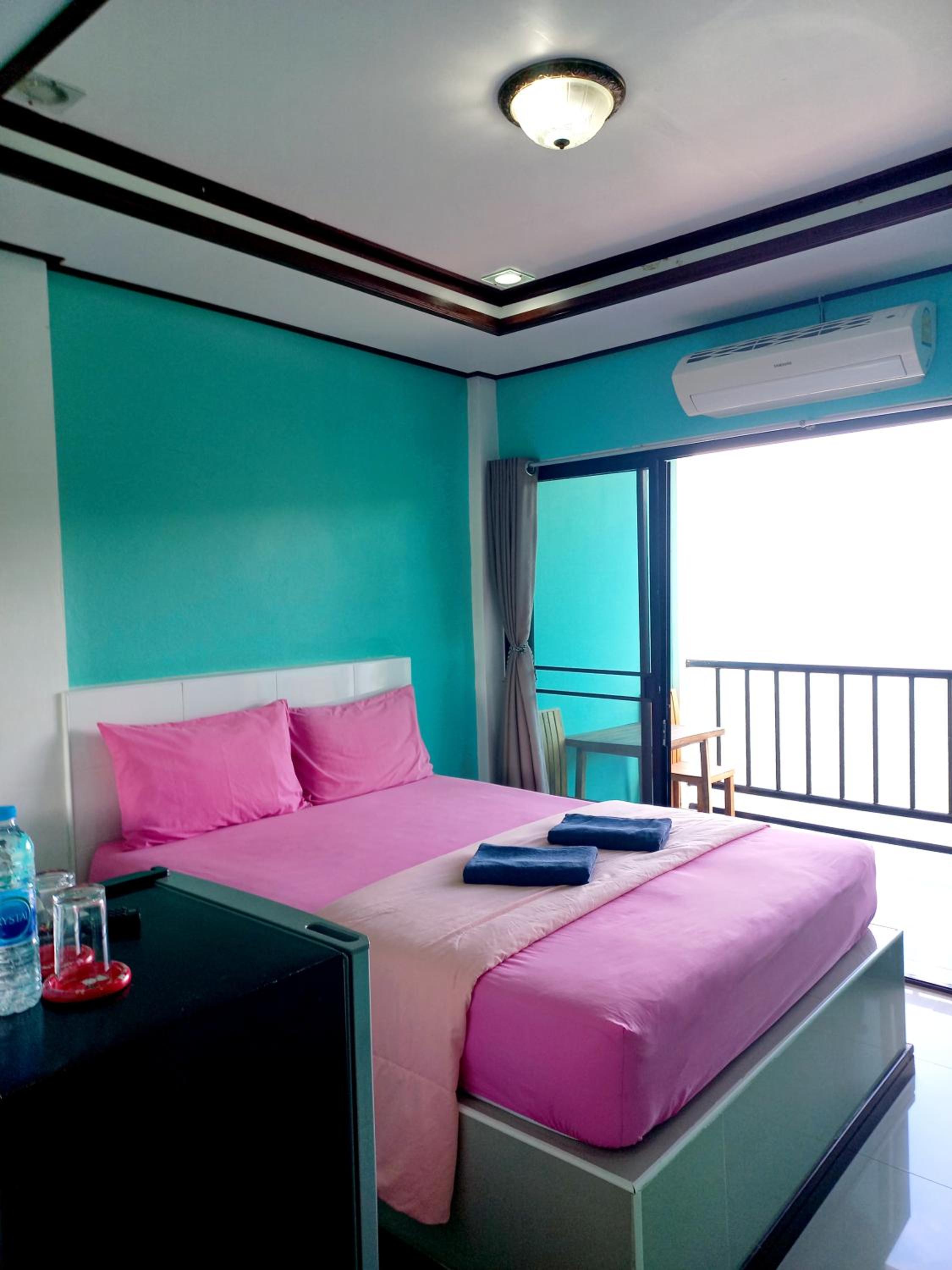 Ocean View Resort - Koh Sichang