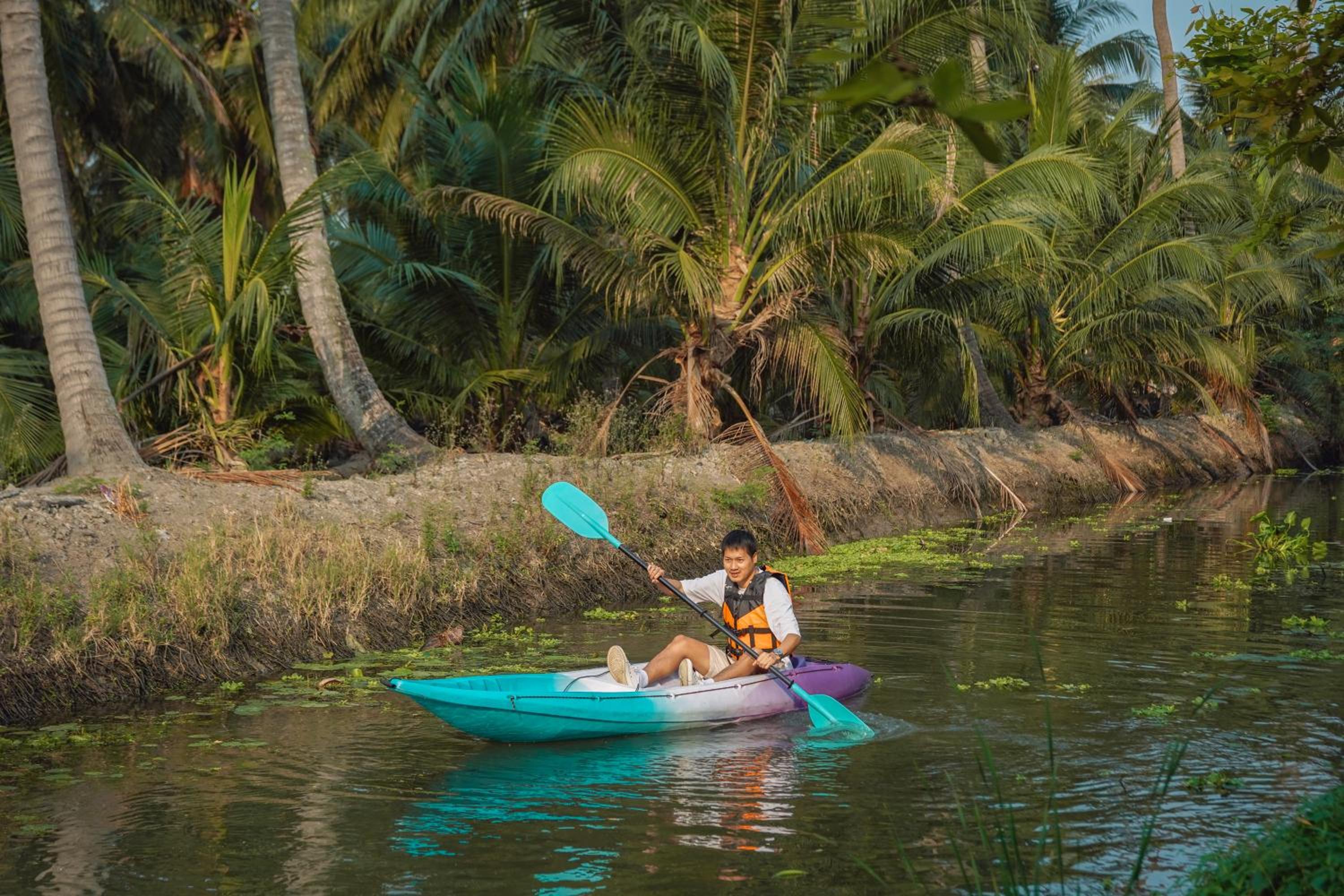 Khum Damnoen Resort