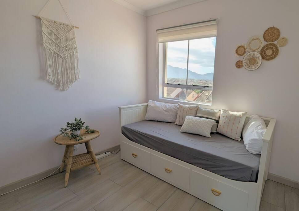 Sunrise Vista: Ocean & Mountain views, Boho-Chic view 3