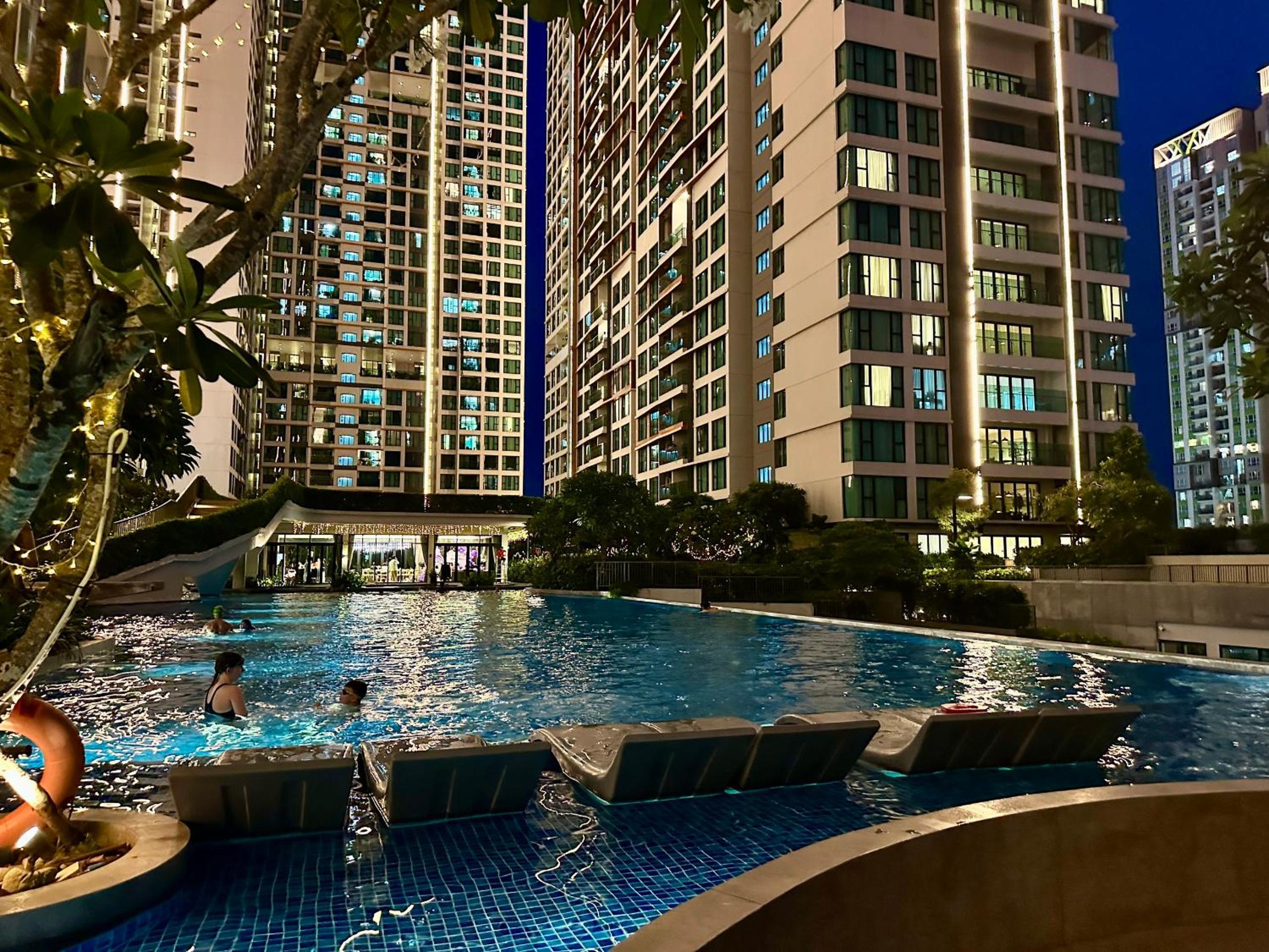 Feliz Luxurry Duplex Apartment Saigon