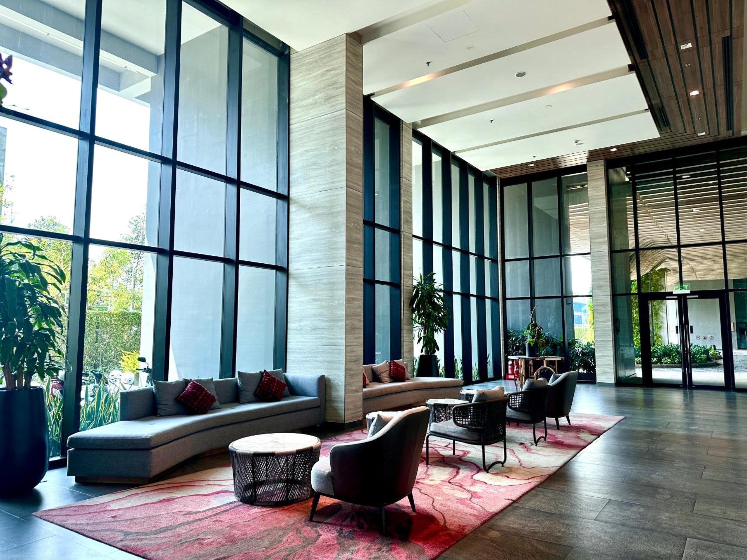 Feliz Luxurry Duplex Apartment Saigon