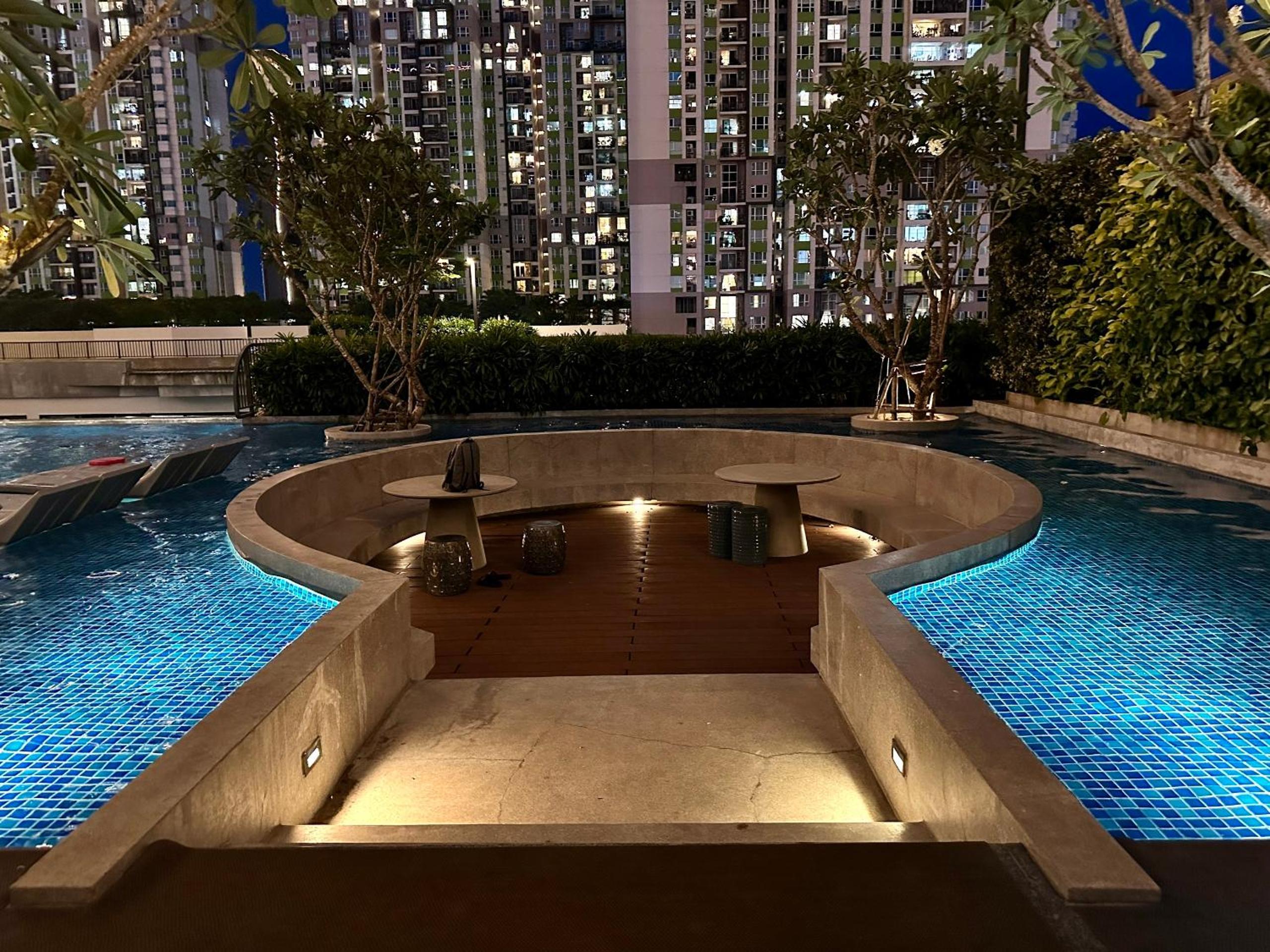 Feliz Luxurry Duplex Apartment Saigon