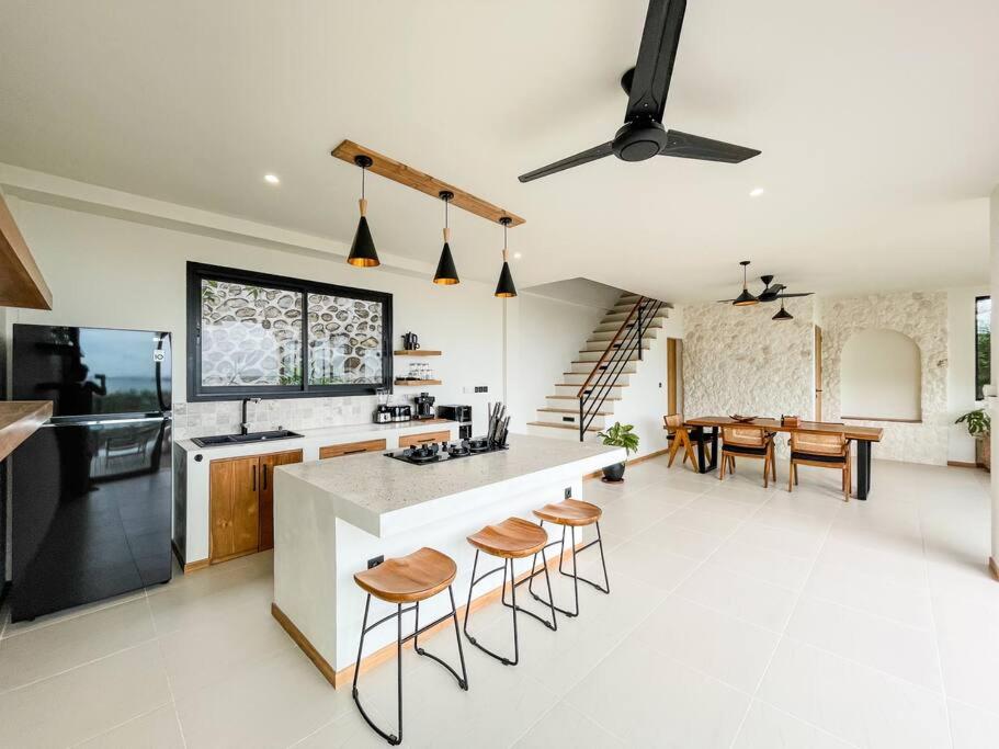 “Above The Coconuts - Villa Ros” Kuta Central view 5