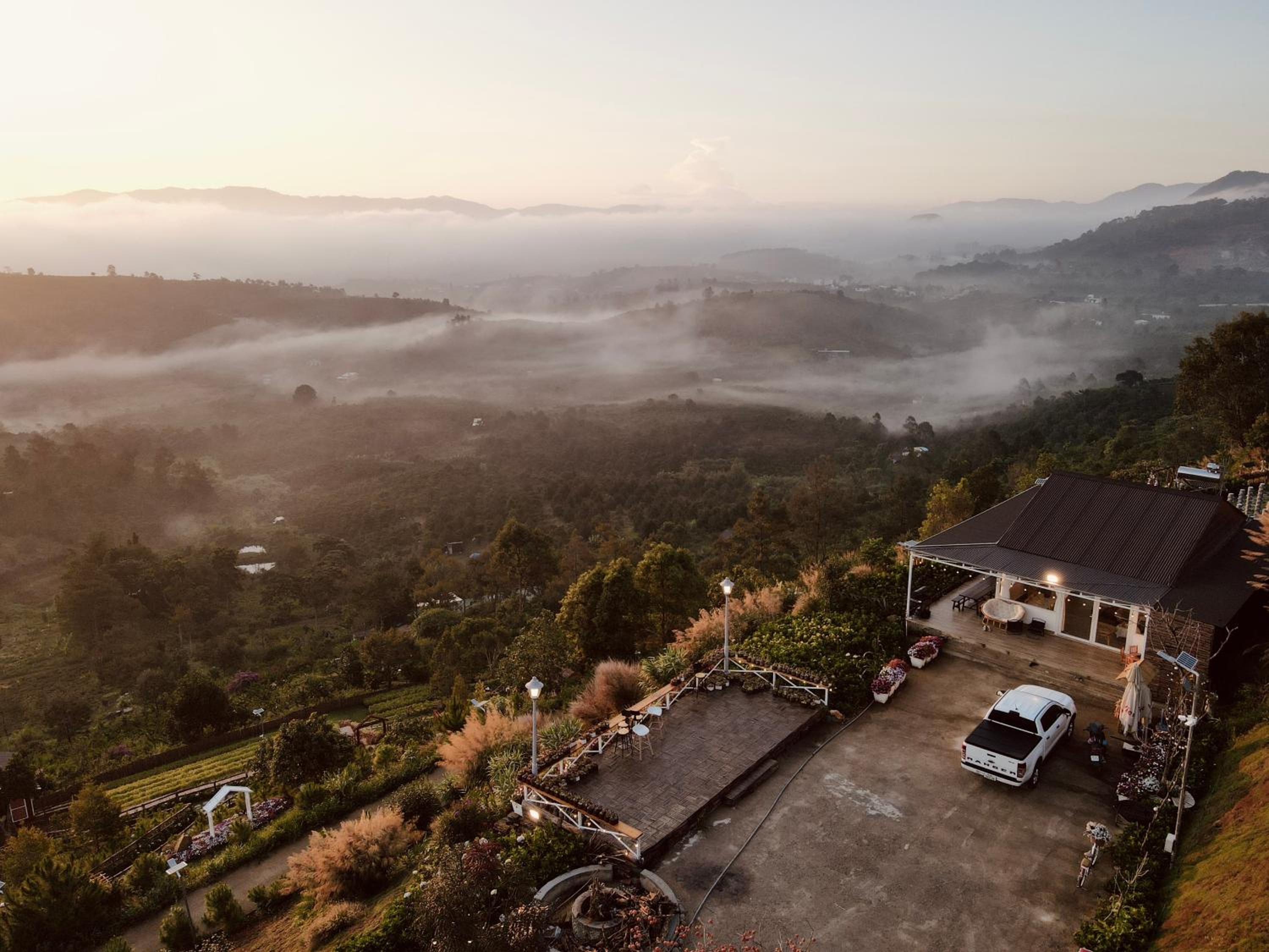 THỎ NON GARDEN CLOUDY OCEAN VIEW