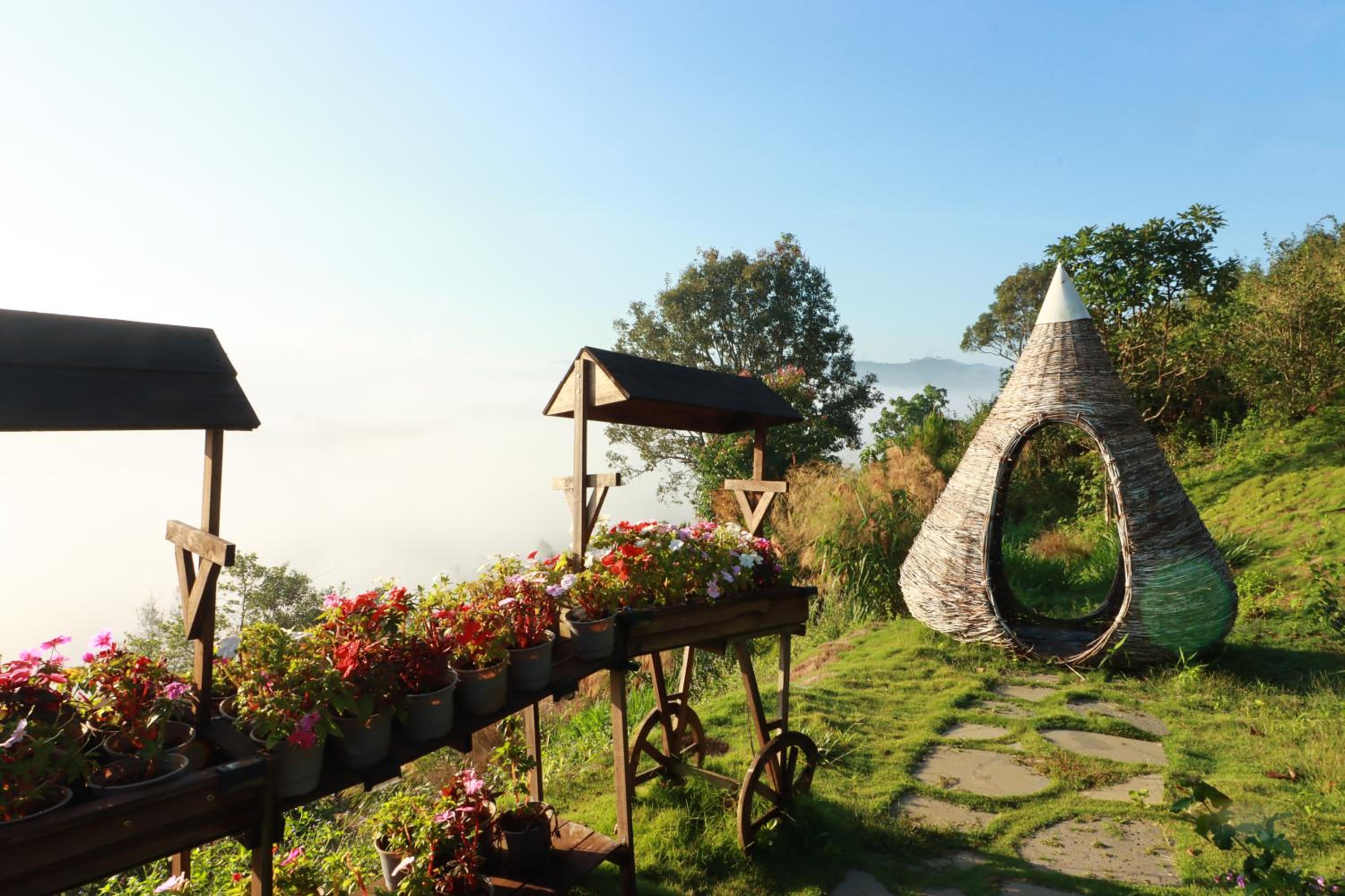 THỎ NON GARDEN CLOUDY OCEAN VIEW