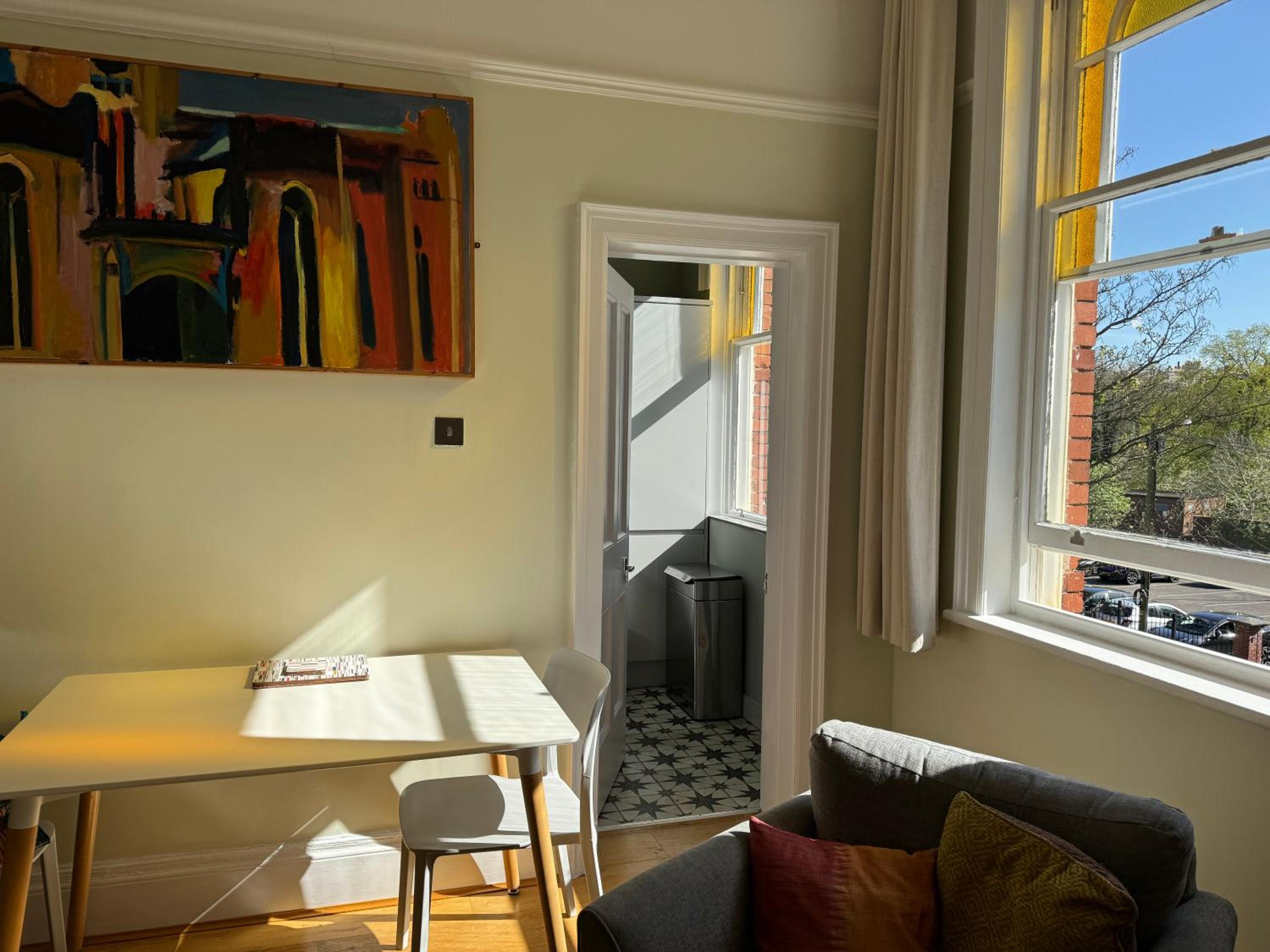Airy Apartment Sefton Park view 3