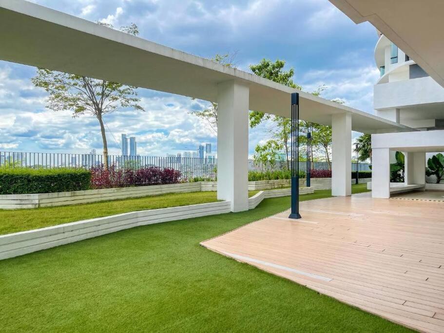 Blissful Southkey 2BR Midvalley