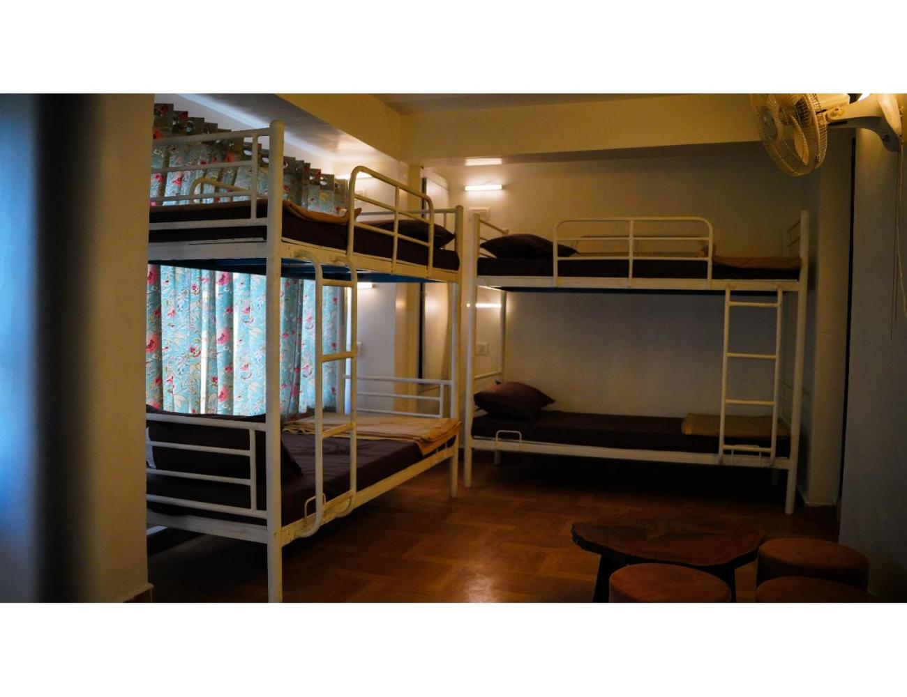 Event-First Bunkotel