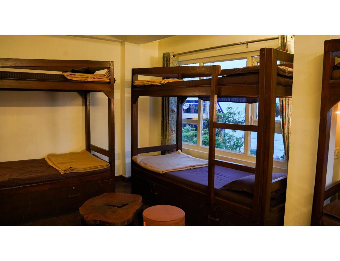 Event-First Bunkotel