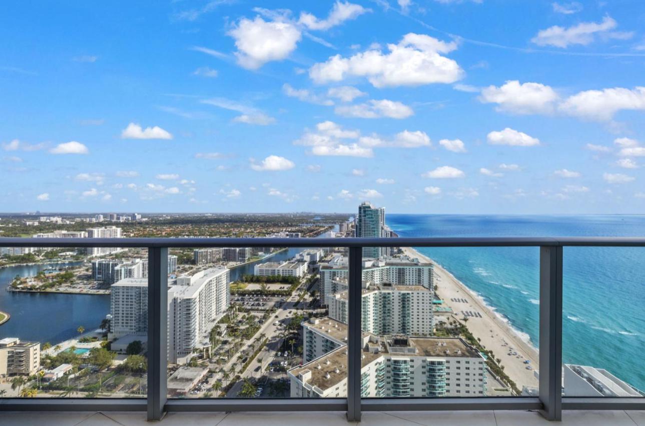Lyfe Oceanview Resort Luxury 2 Bedroom Unit view 4