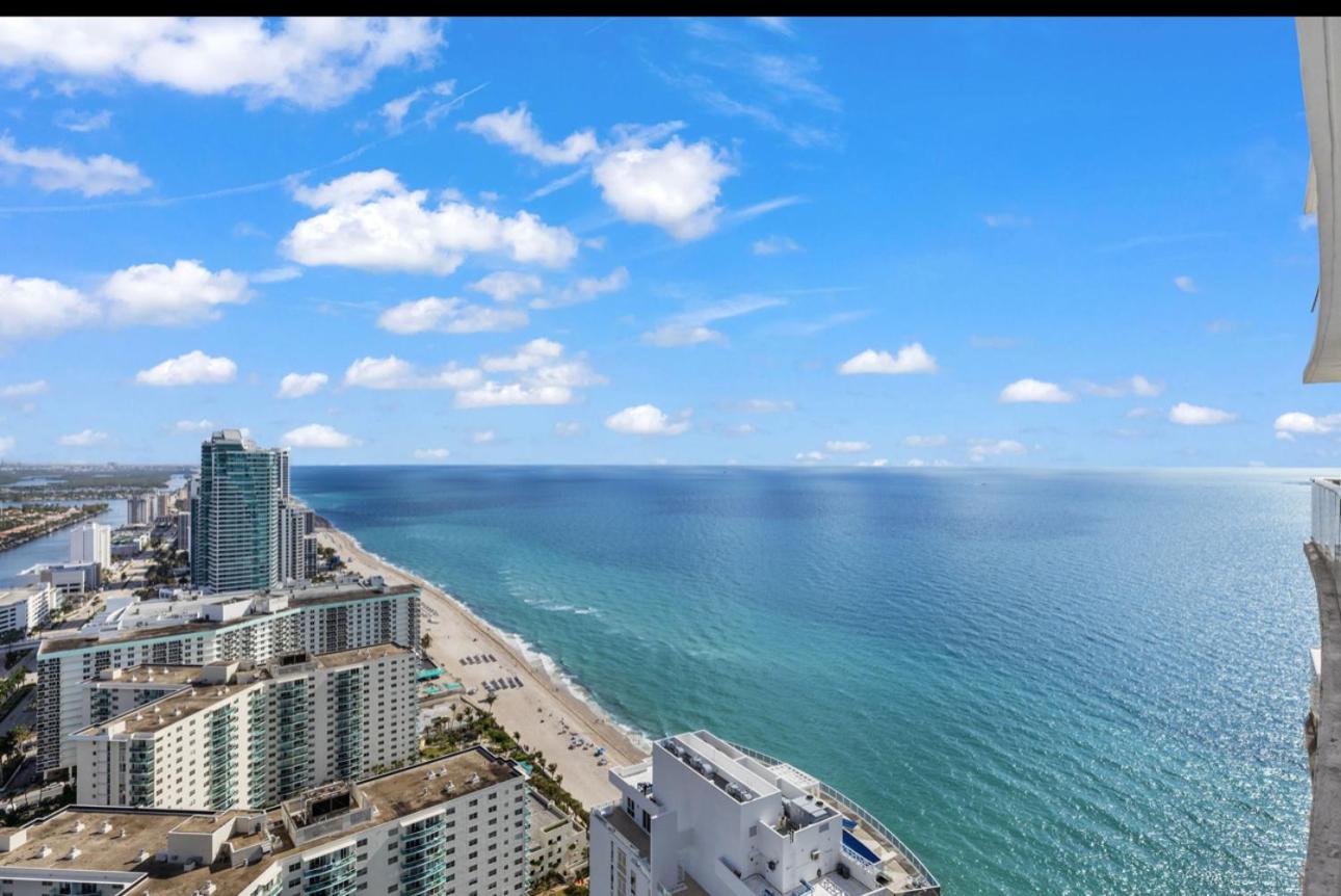 Lyfe Oceanview Resort Luxury 2 Bedroom Unit view 3