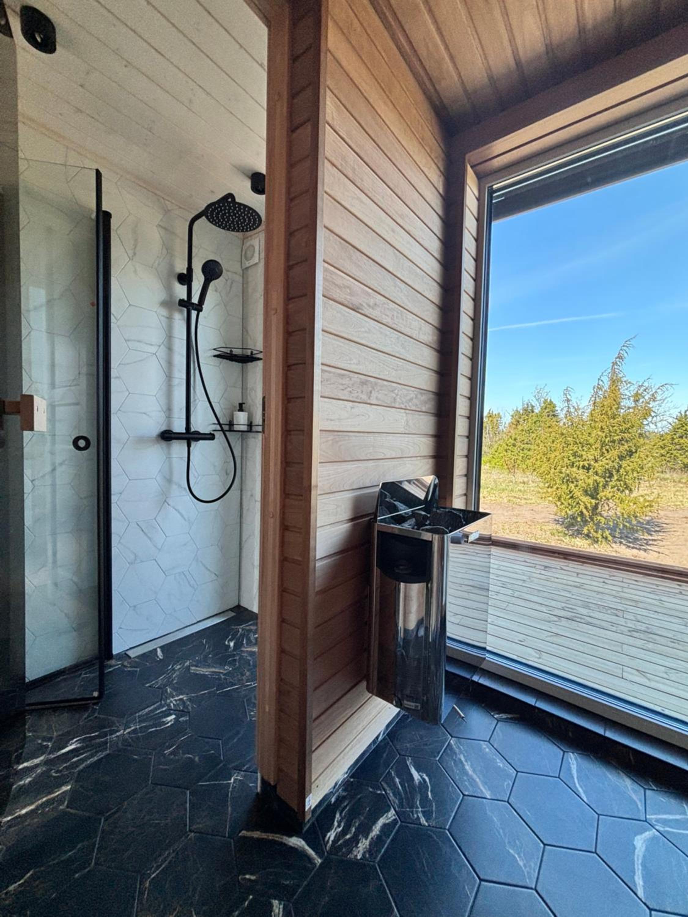 Sadama Willa with private mini SPA