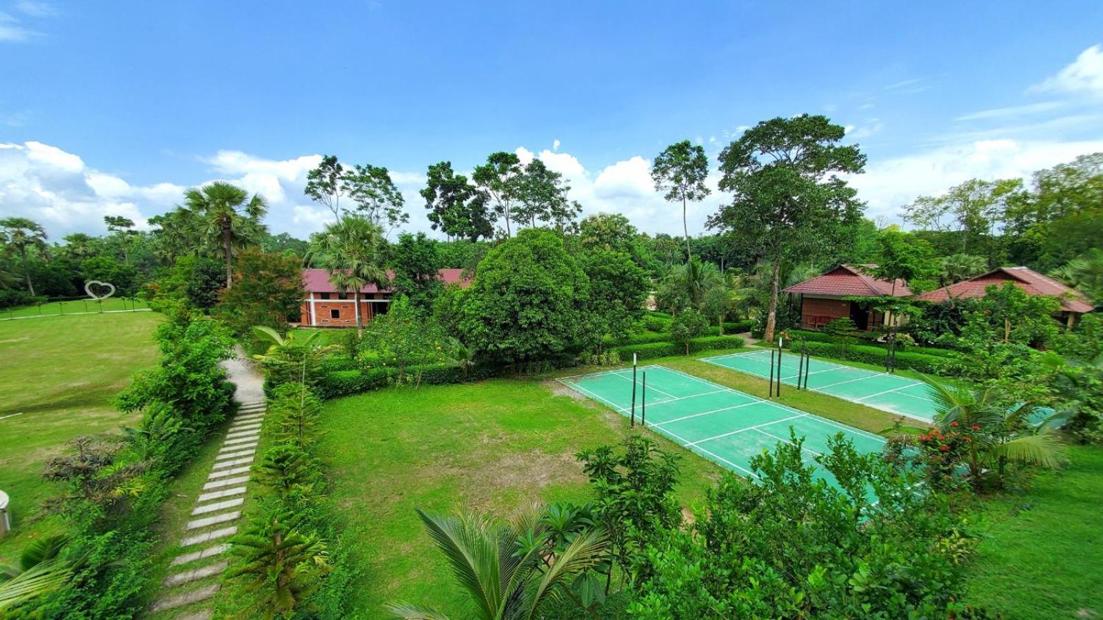 Kokomo Sunset Resort