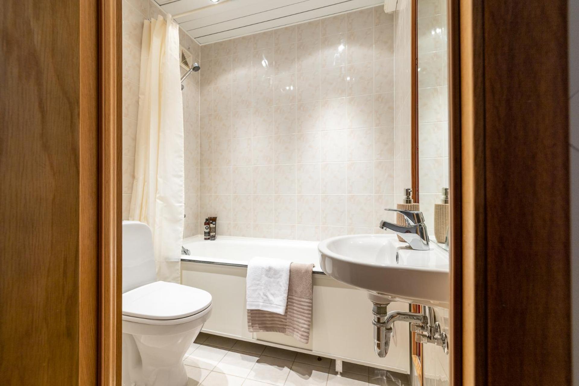 AD cozy studio near bus station, in the city center, 3 km from airport view 3